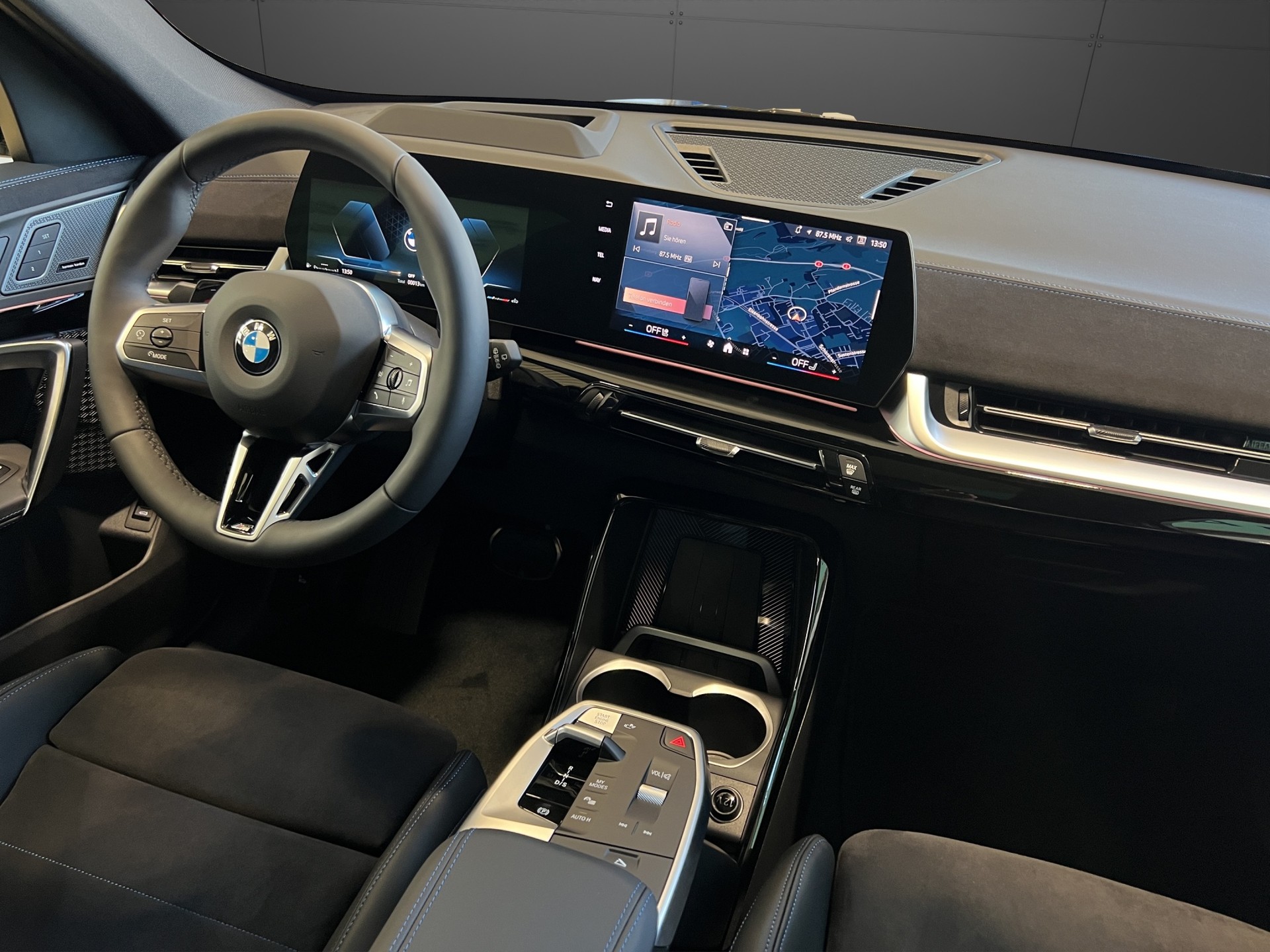 BMW X1 23i xDrive paddles-image-19