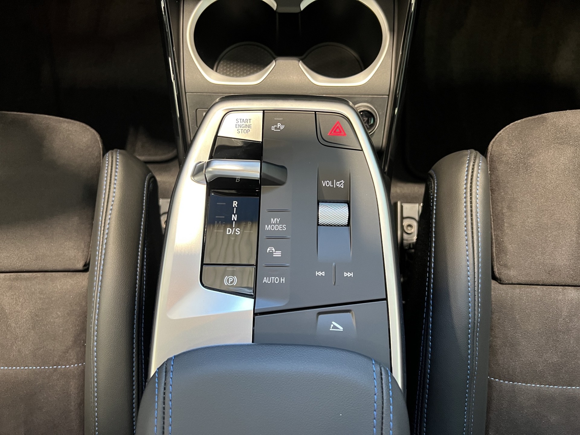 BMW X1 23i xDrive paddles-image-9