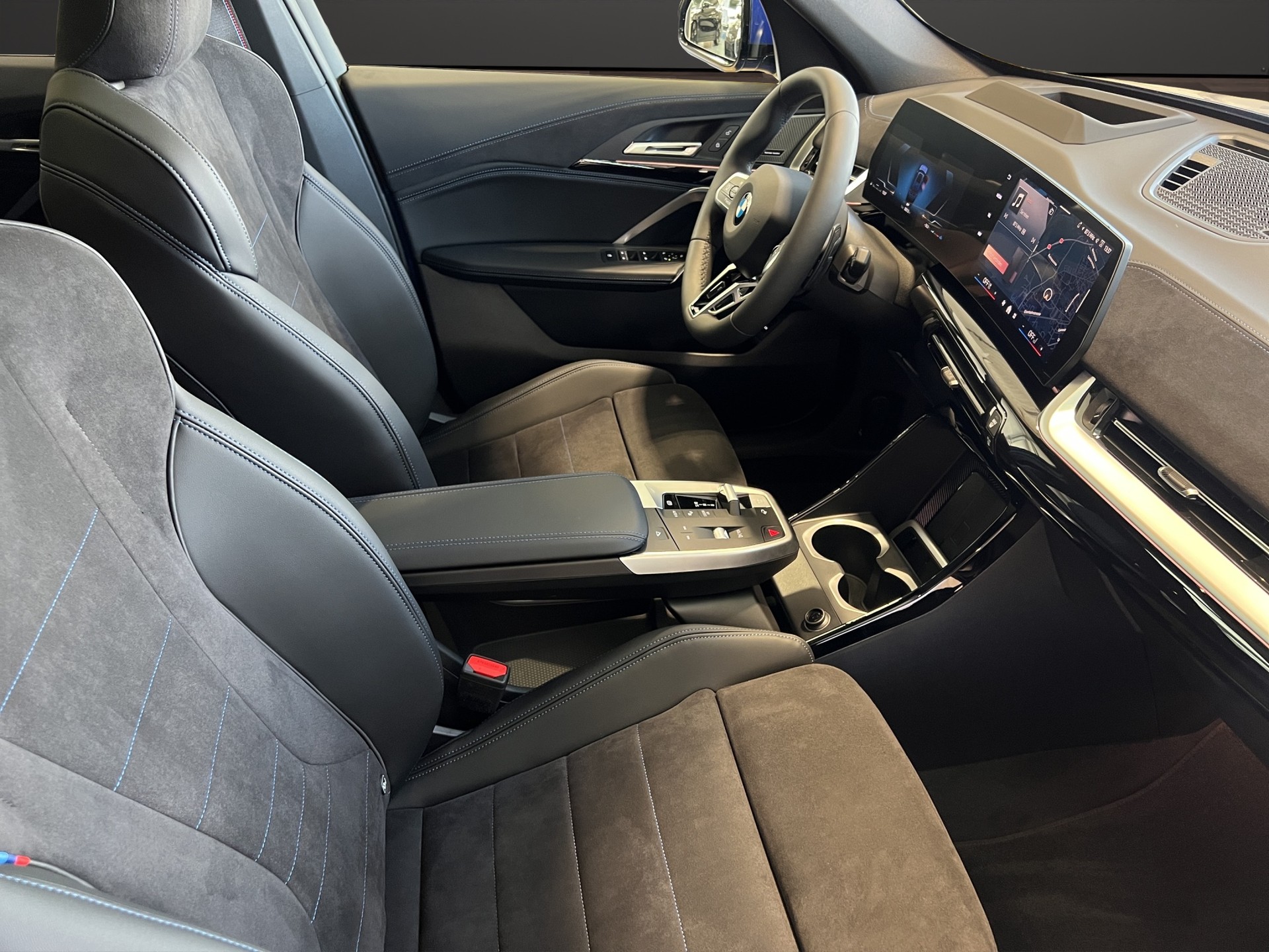 BMW X1 23i xDrive paddles-image-17