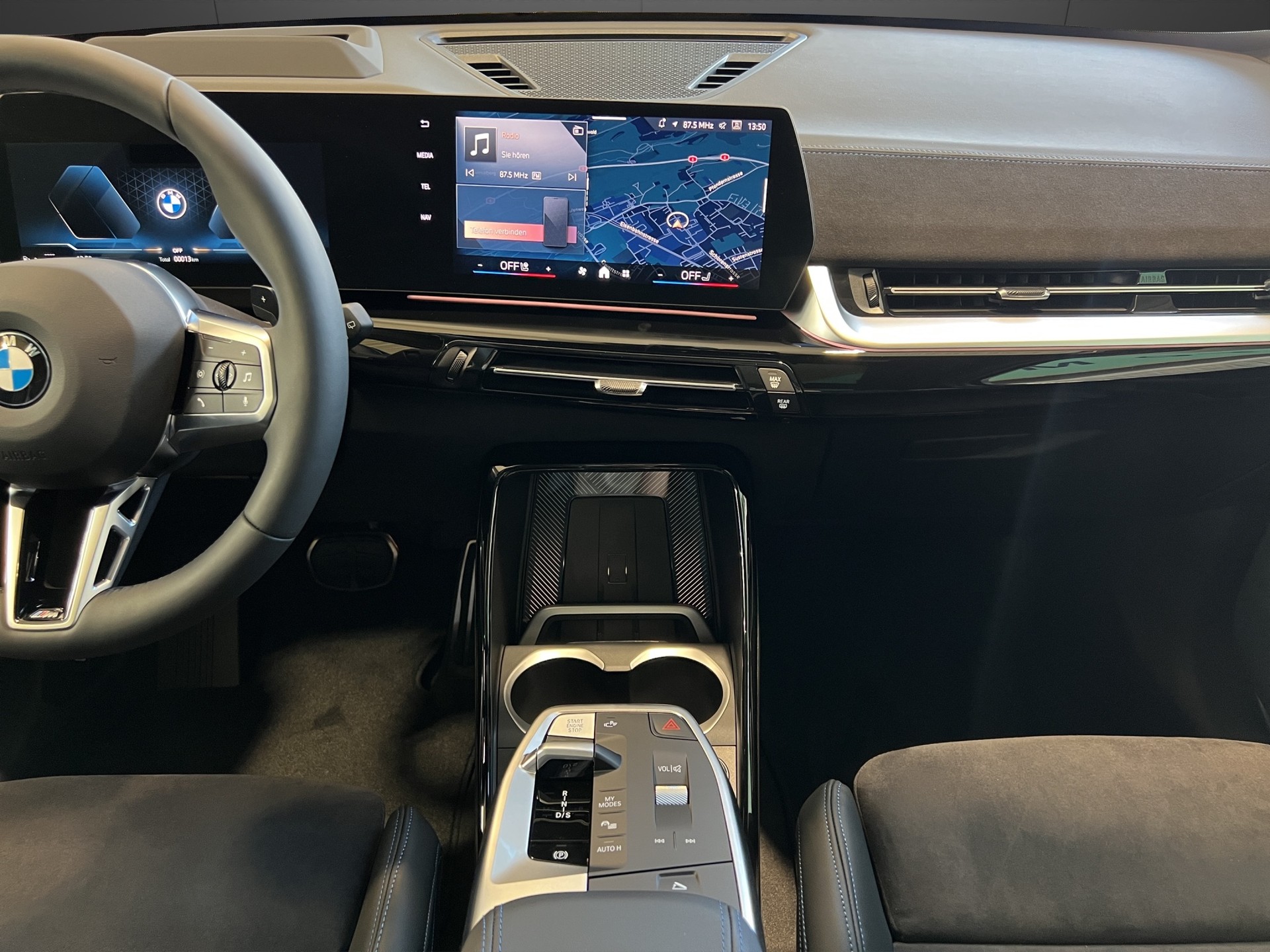 BMW X1 23i xDrive paddles-image-18