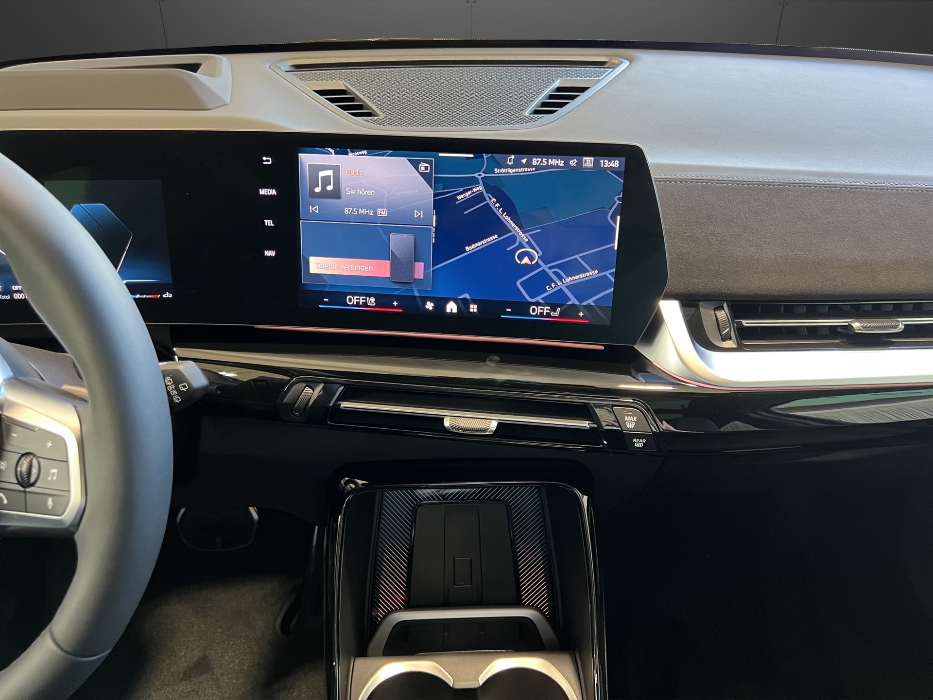 BMW X1 23i xDrive paddles-image-8