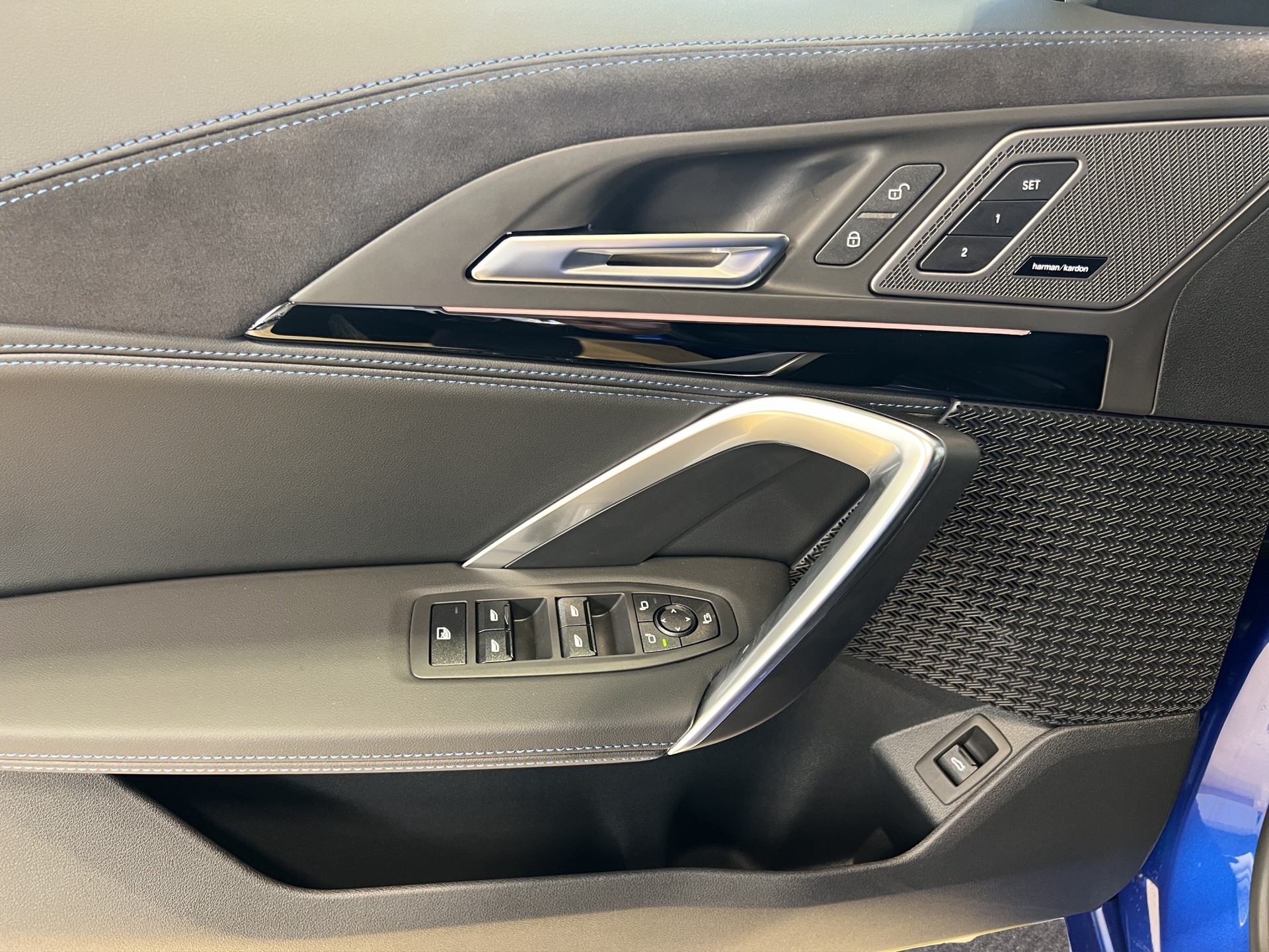 BMW X1 23i xDrive paddles-image-11