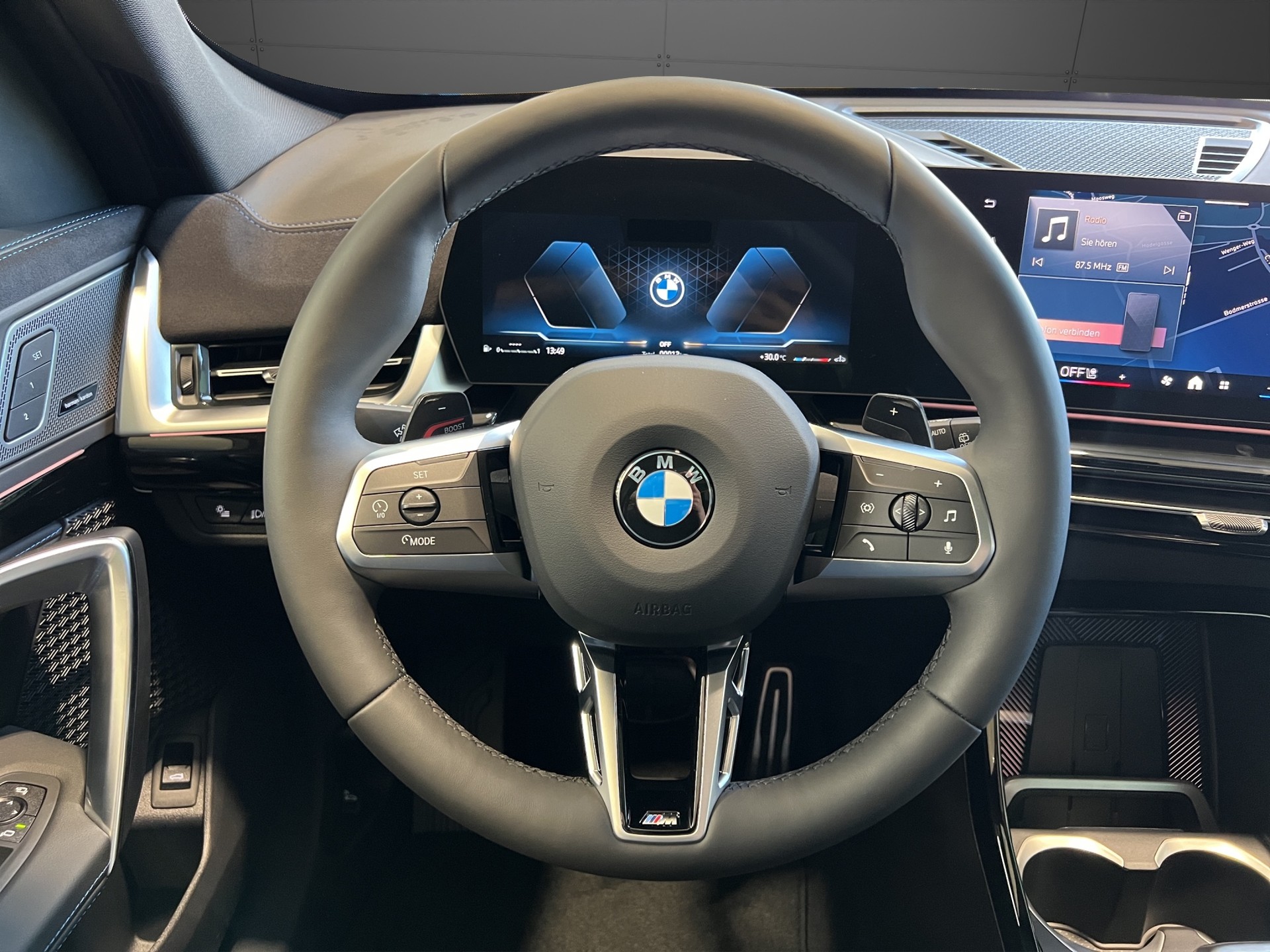 BMW X1 23i xDrive paddles-image-13