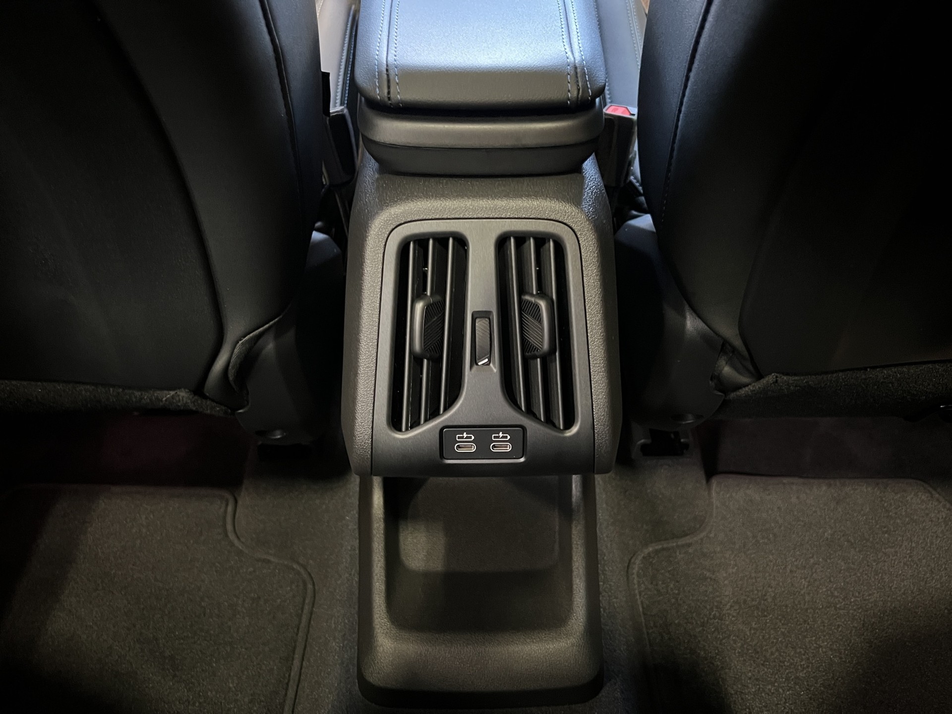 BMW X1 23i xDrive paddles-image-10