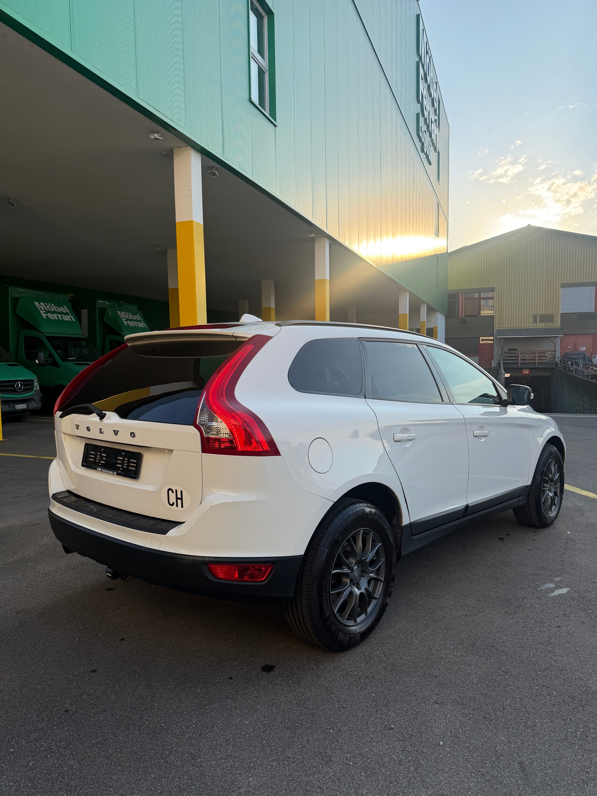 VOLVO XC60 D4 Kinetic-image-6