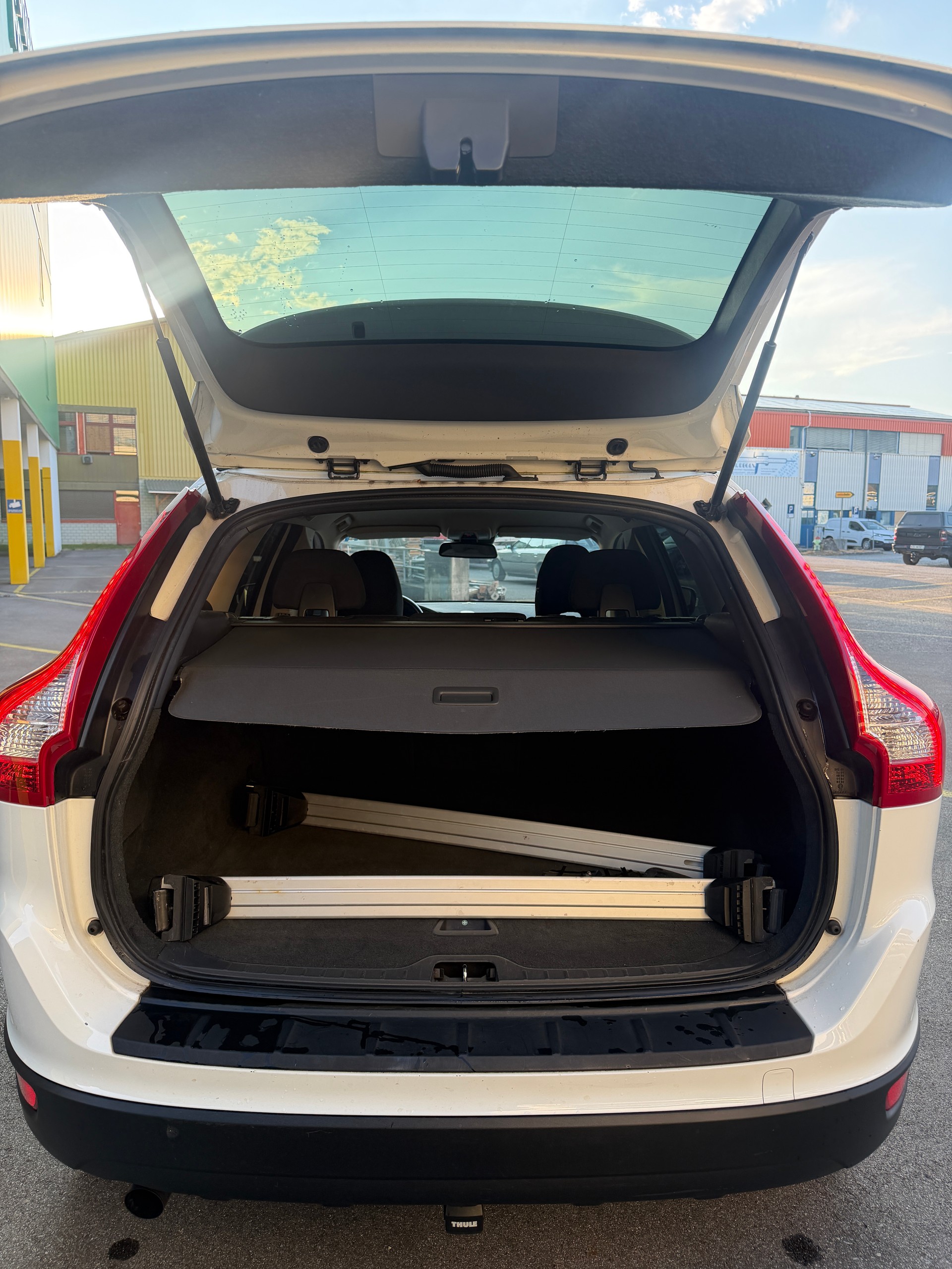 VOLVO XC60 D4 Kinetic-image-14