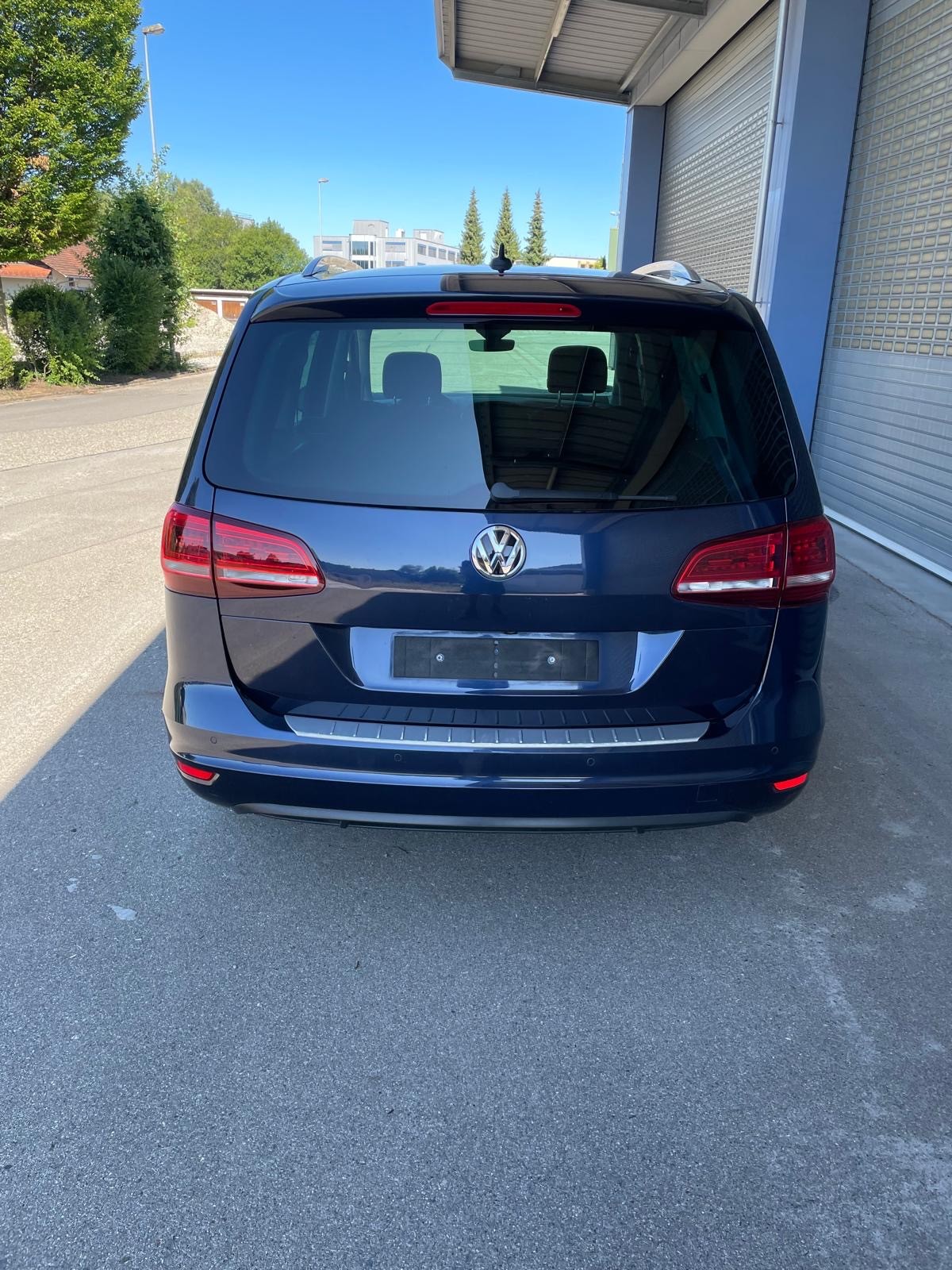 VW Sharan 2.0 TDI BMT Allstar 4Motion DSG-image-3