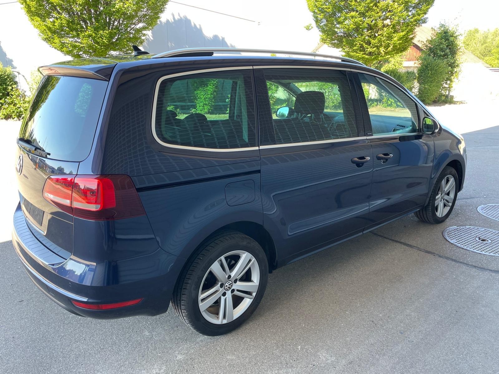 VW Sharan 2.0 TDI BMT Allstar 4Motion DSG-image-2