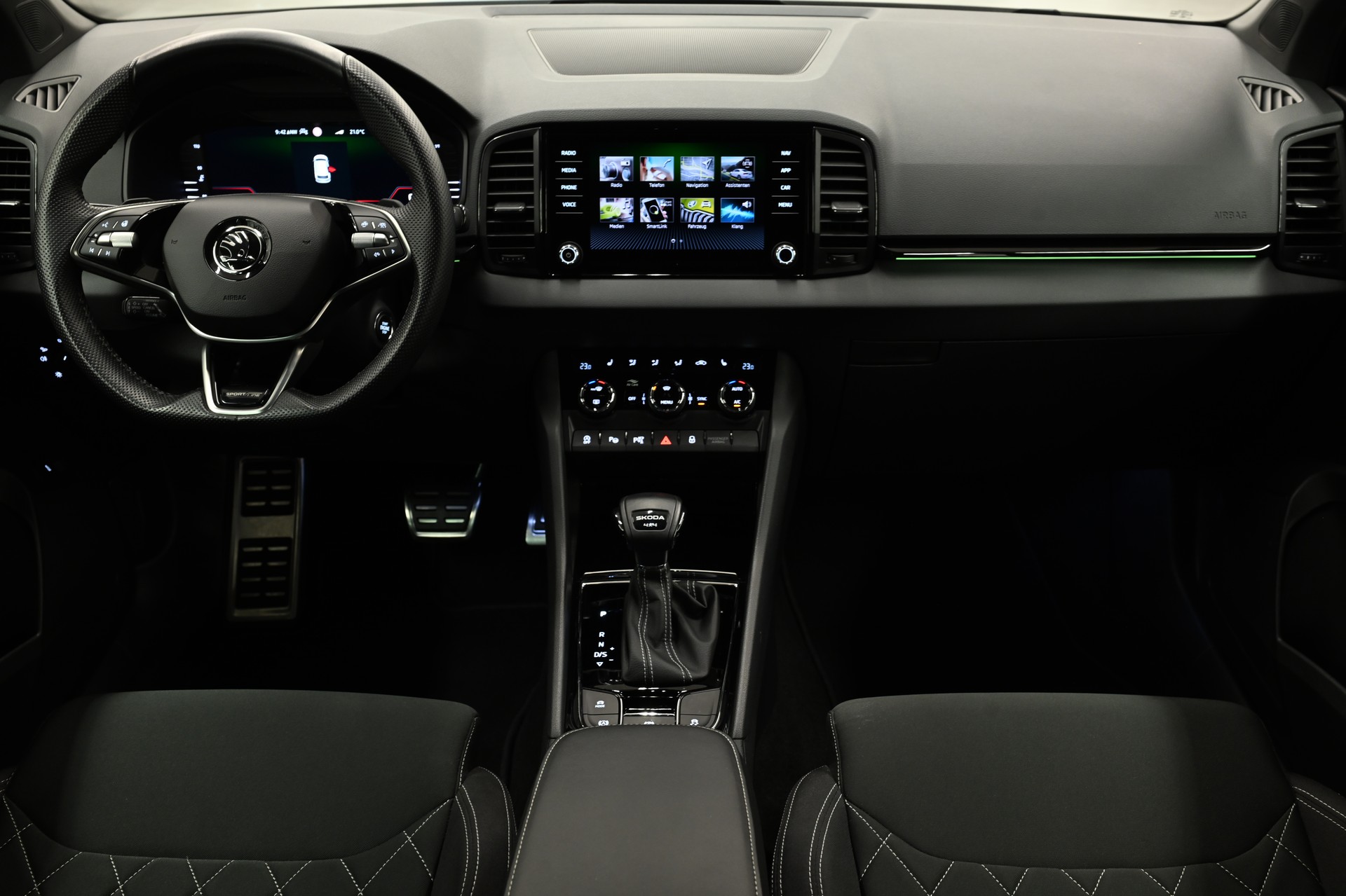 SKODA Karoq 2.0 TSI SportLine 4x4 DSG-image-11