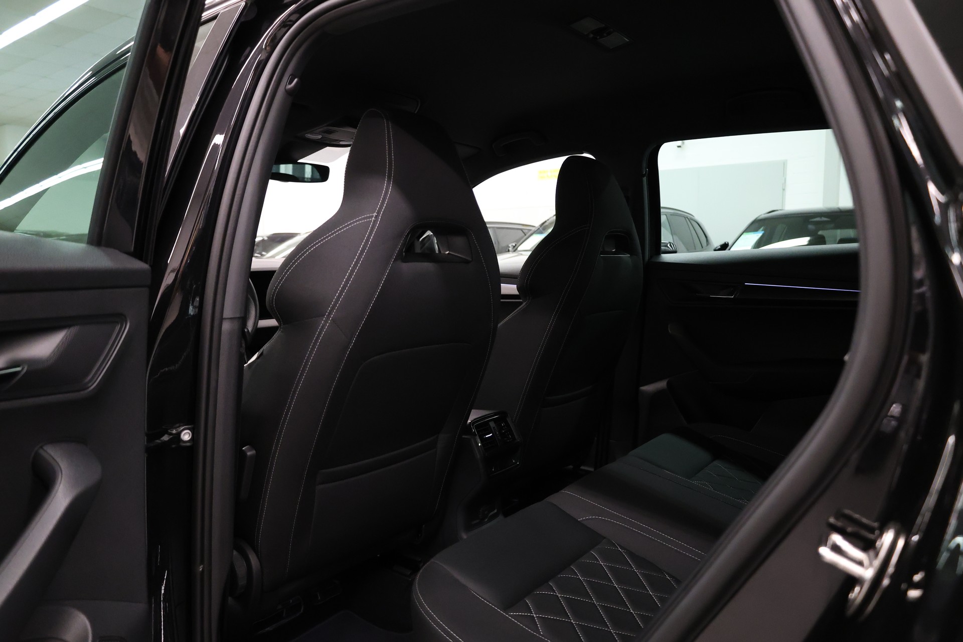 SKODA Karoq 2.0 TSI SportLine 4x4 DSG-image-19