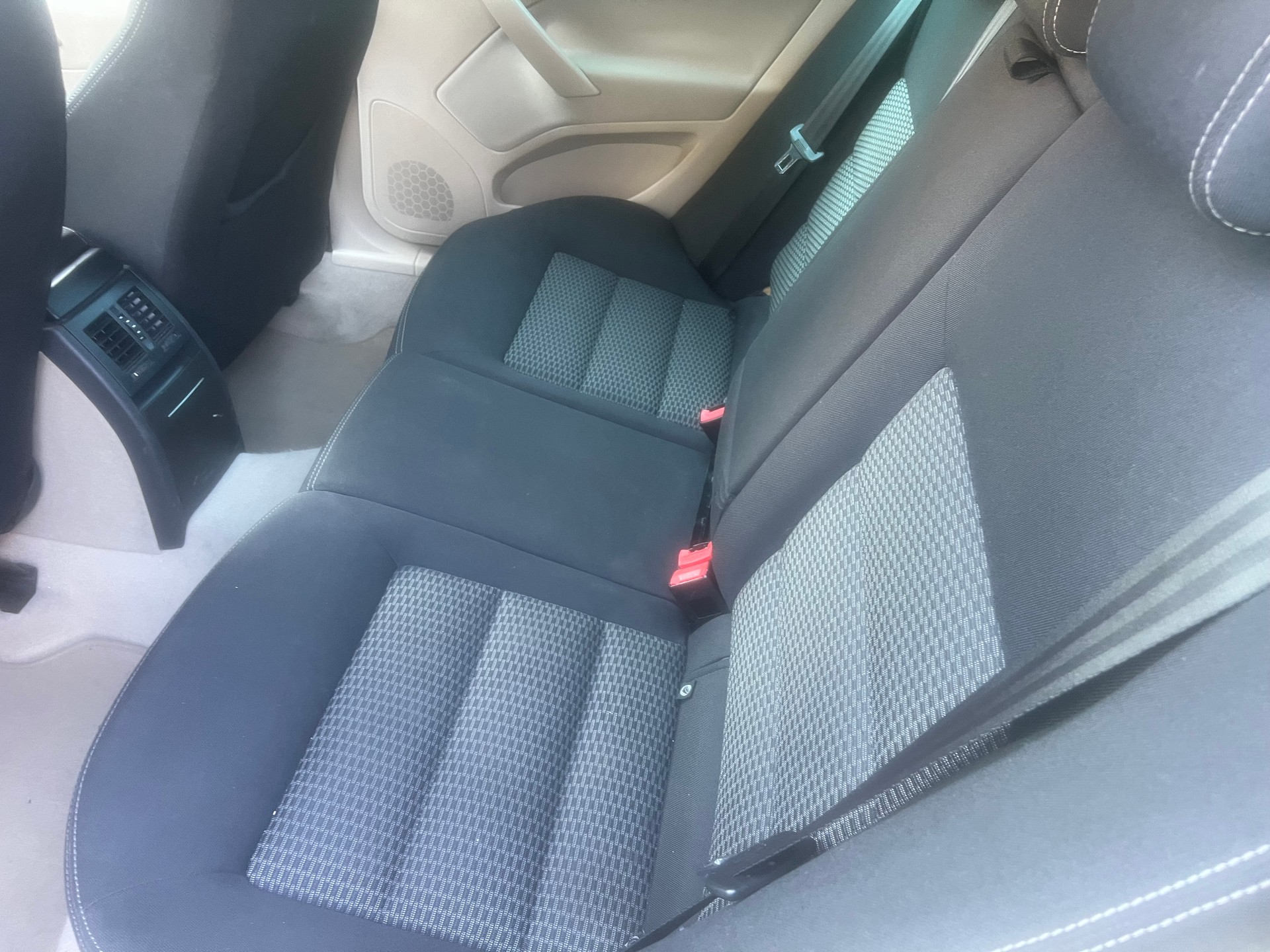 SKODA Octavia Combi 1.8 TSI Elegance-image-10