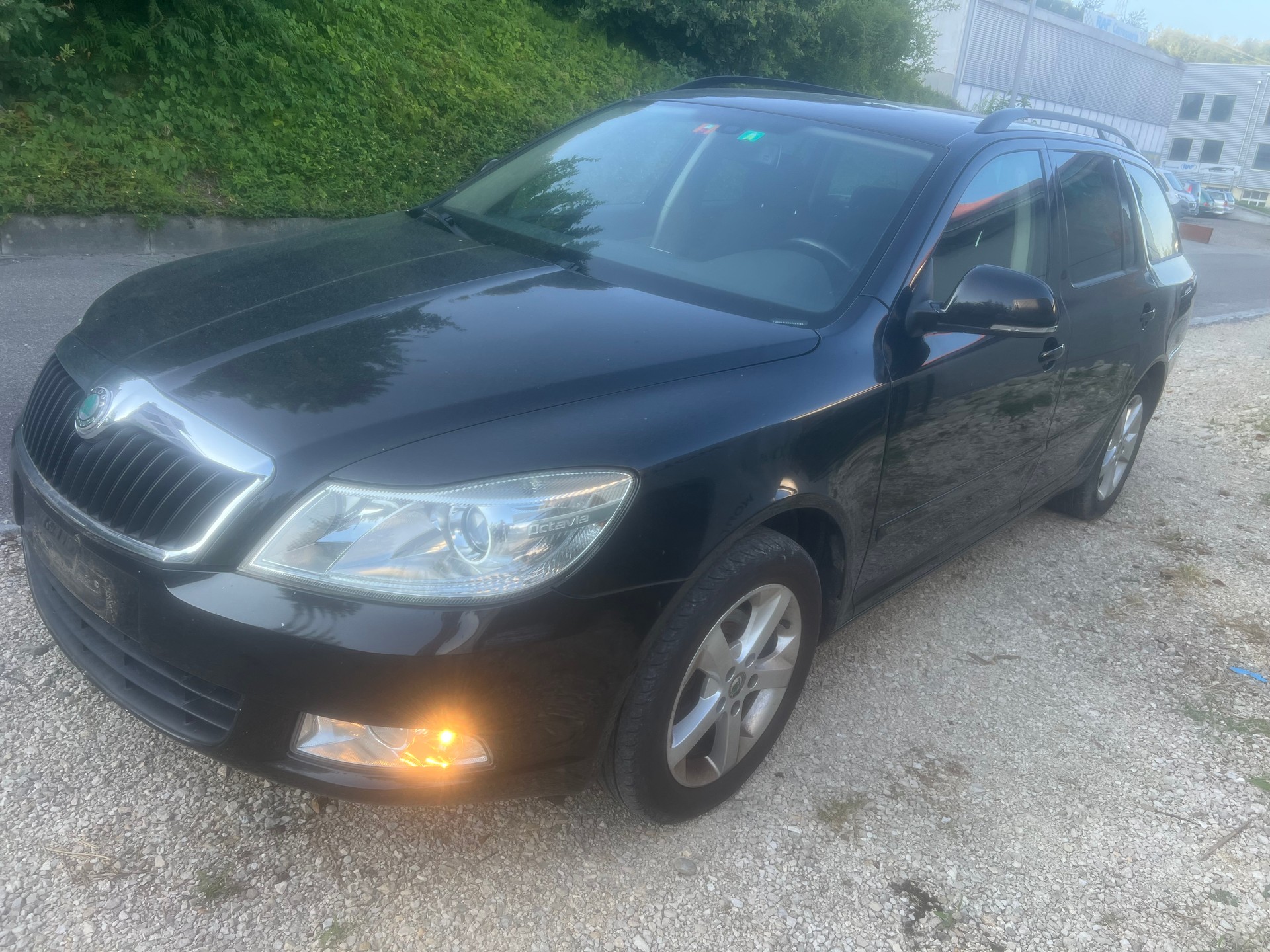 SKODA Octavia Combi 1.8 TSI Elegance-image-4