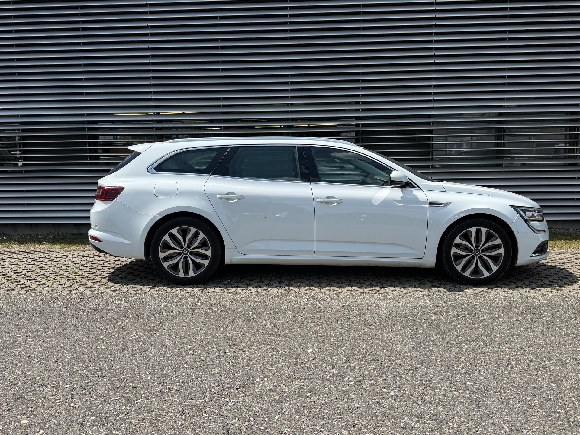 RENAULT Talisman Grandtour 1.6 dCi Intens-image-2