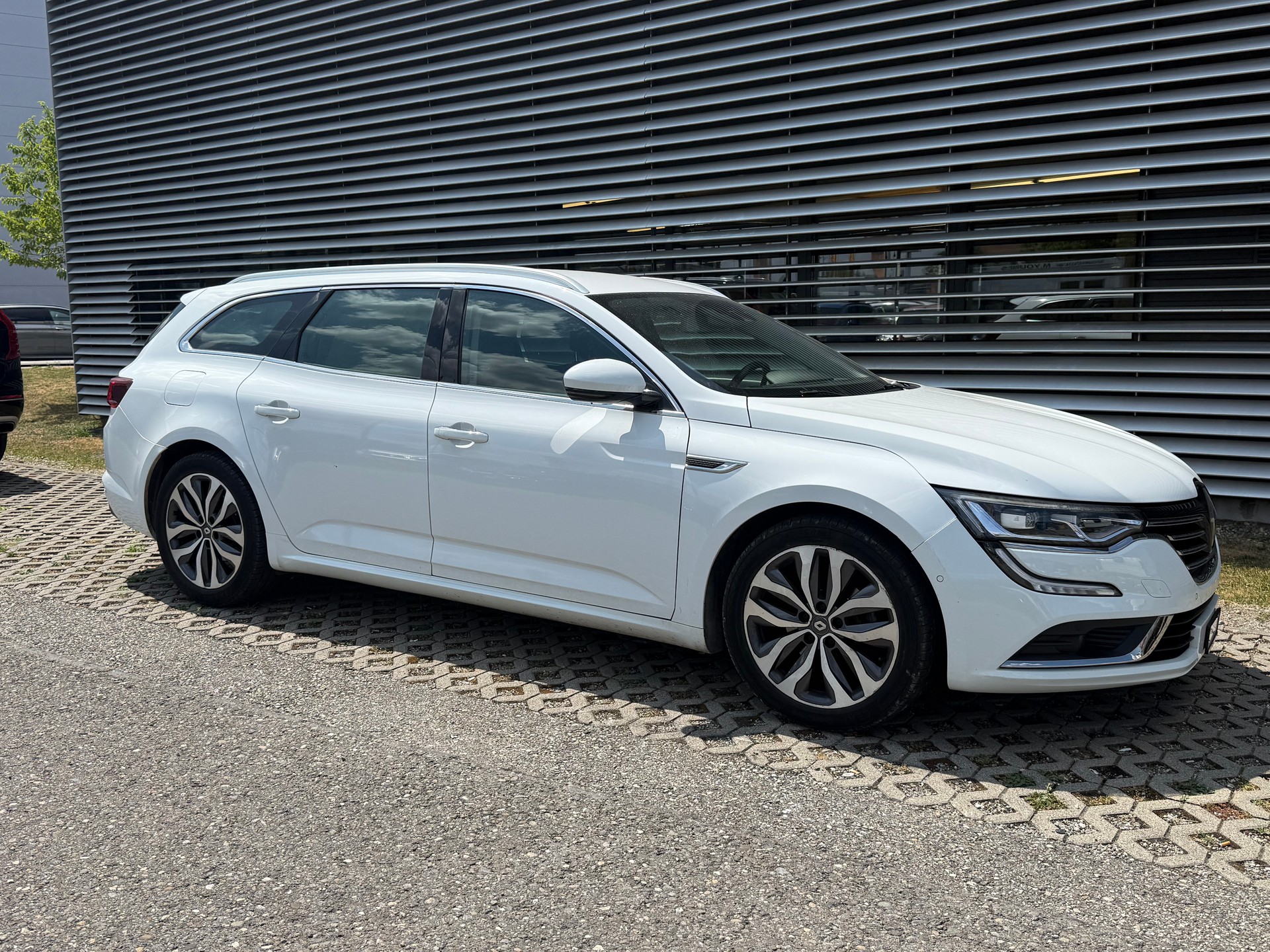 RENAULT Talisman Grandtour 1.6 dCi Intens-image-1