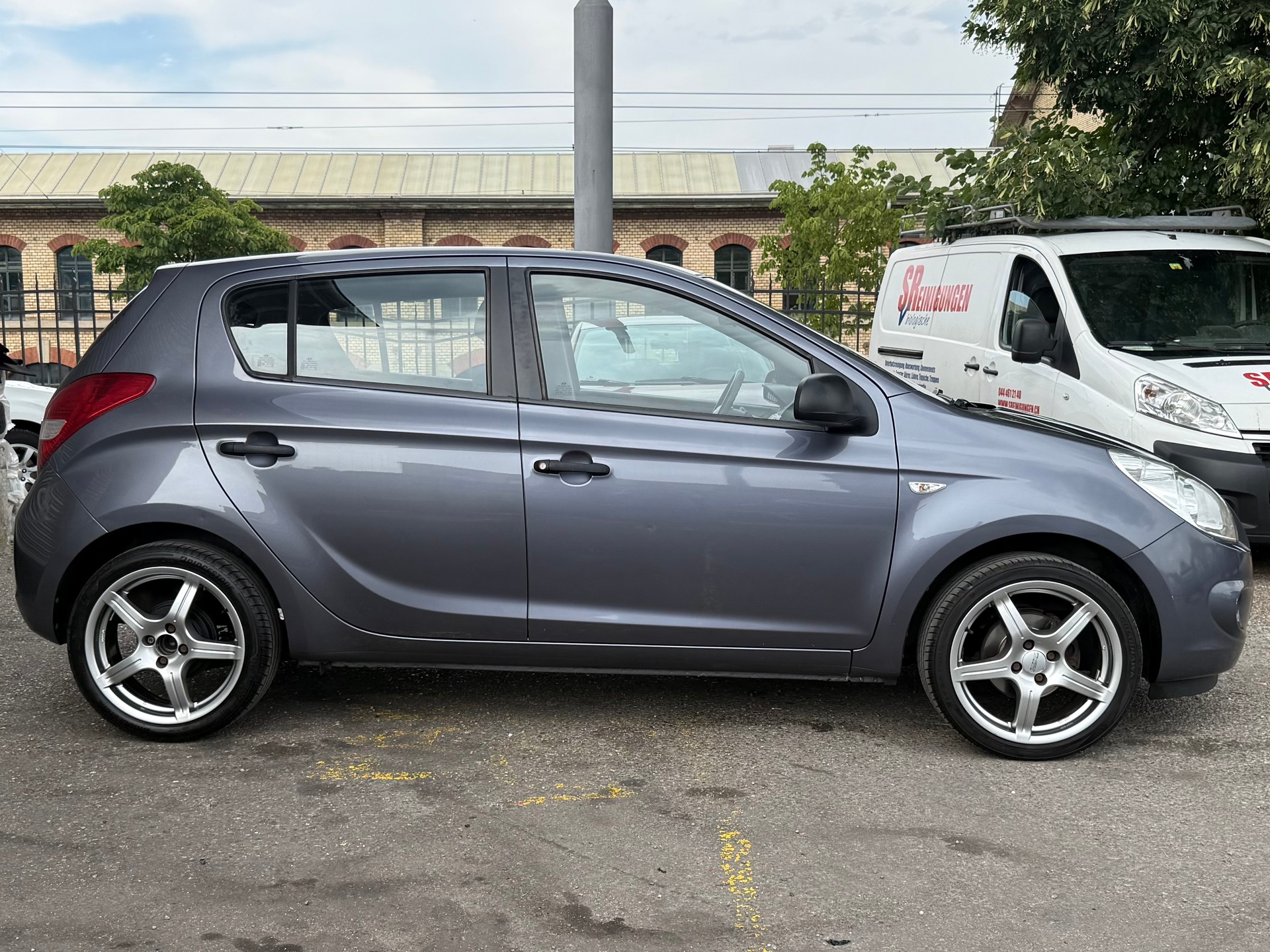 HYUNDAI i20 1.2 Comfort-image-3
