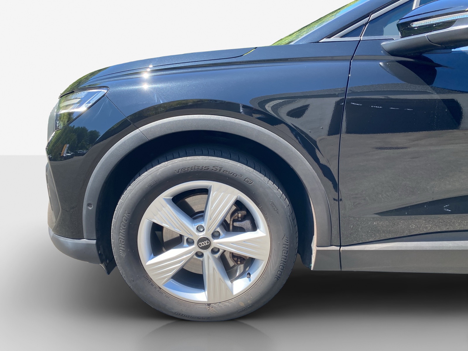 AUDI Q4 e-tron 40-image-13