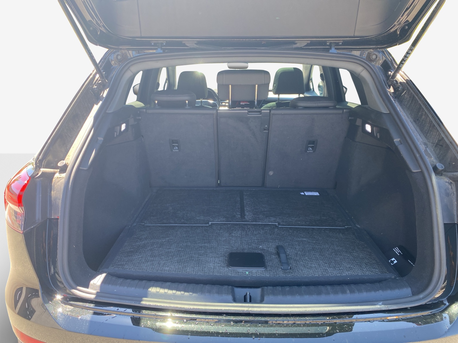 AUDI Q4 e-tron 40-image-12