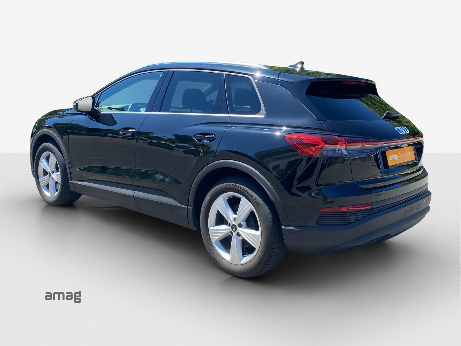 AUDI Q4 e-tron 40-image-2