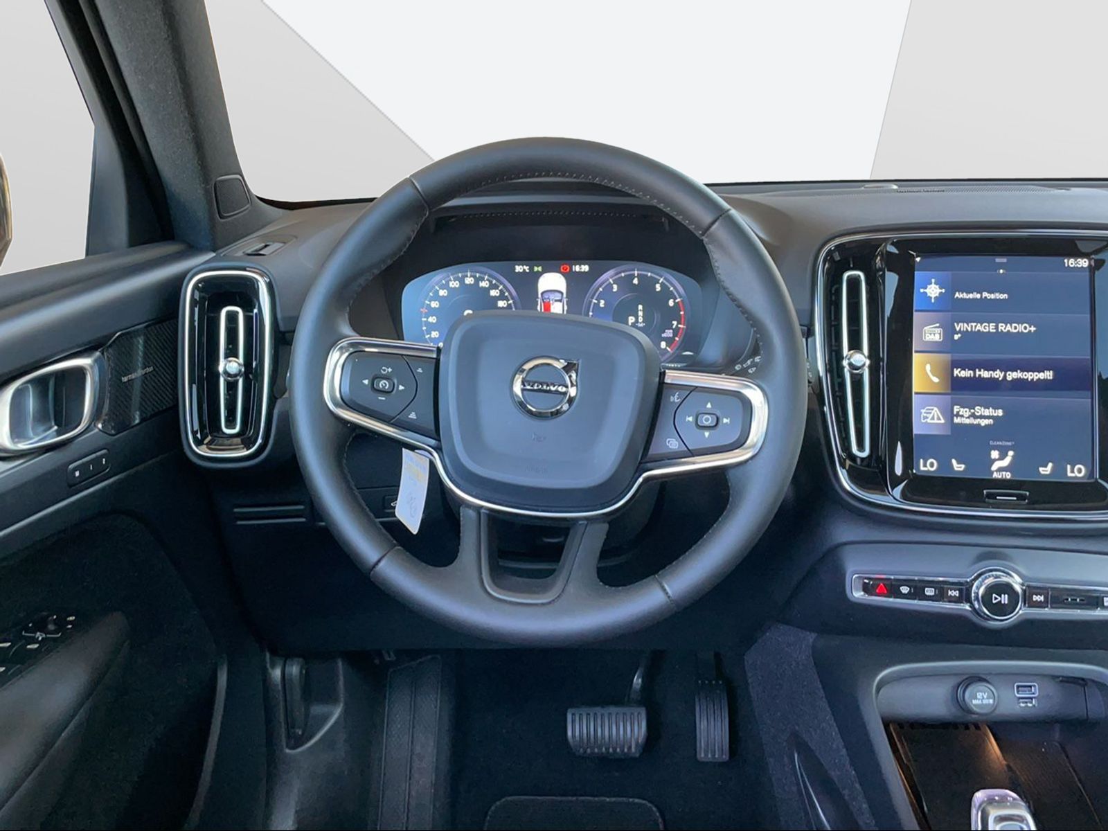 VOLVO XC40 2.0 T5 Inscription AWD-image-4