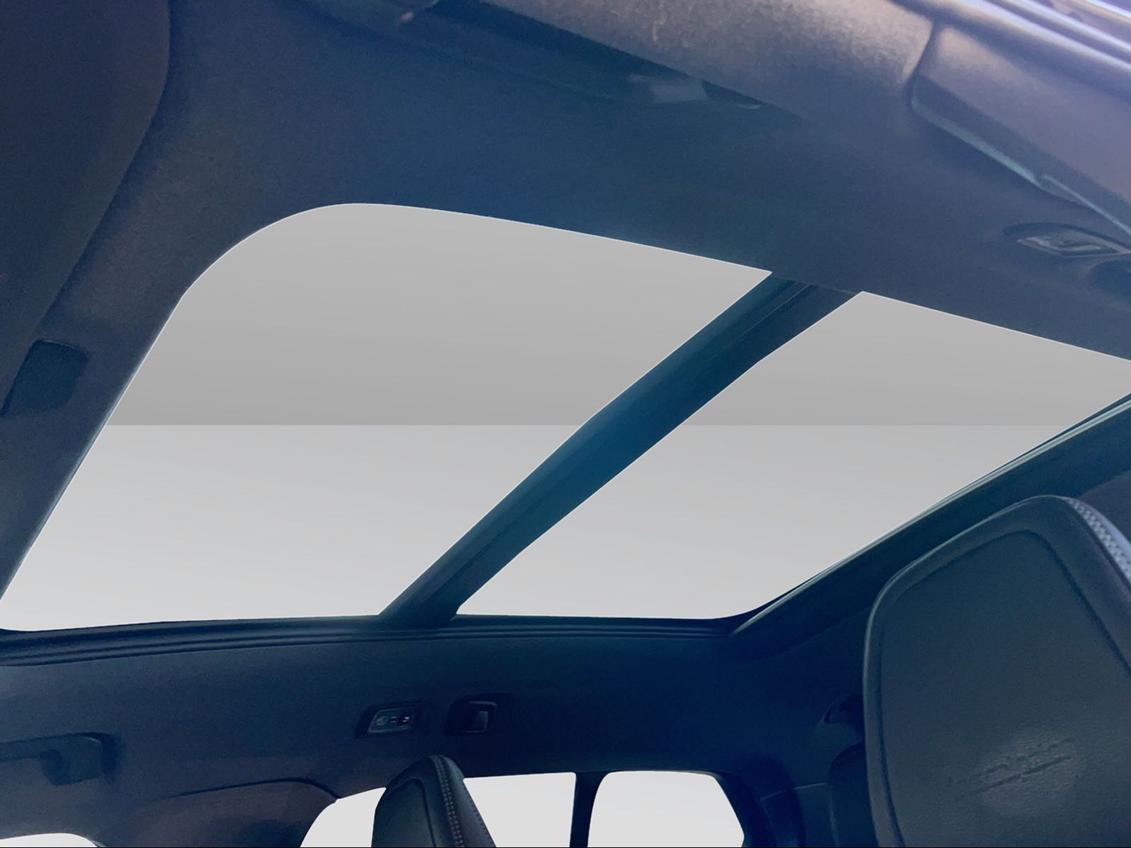 VOLVO XC40 2.0 T5 Inscription AWD-image-10