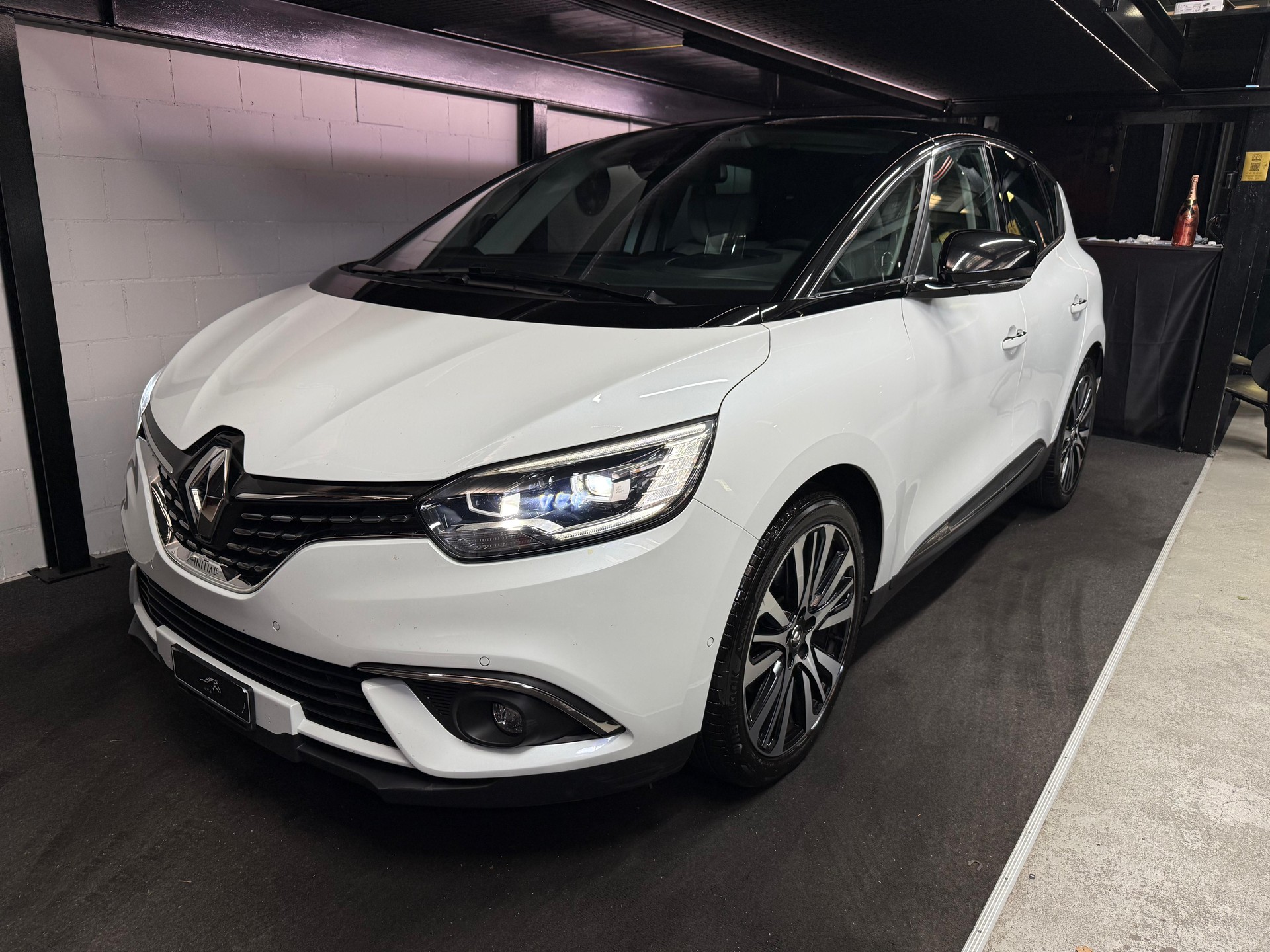 RENAULT Scénic 1.3 16V Turbo Initiale Paris EDC-image-1