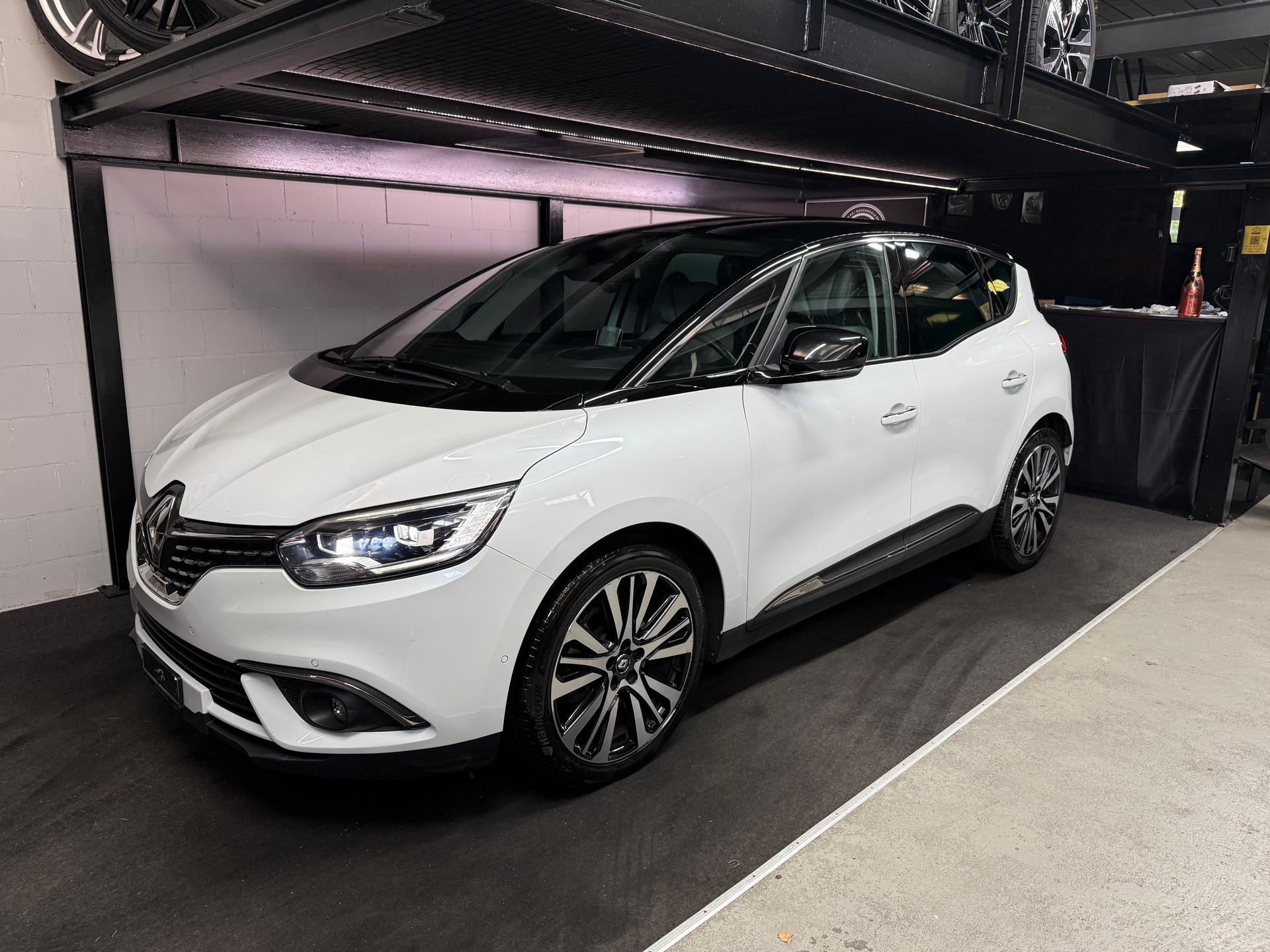 RENAULT Scénic 1.3 16V Turbo Initiale Paris EDC-image-0