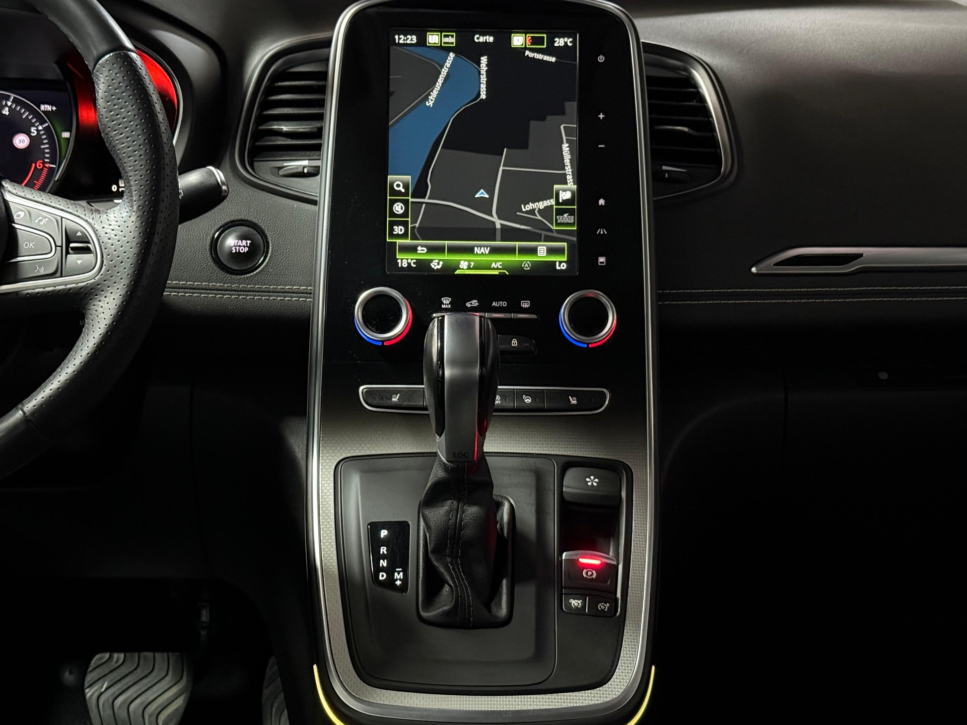 RENAULT Scénic 1.3 16V Turbo Initiale Paris EDC-image-13