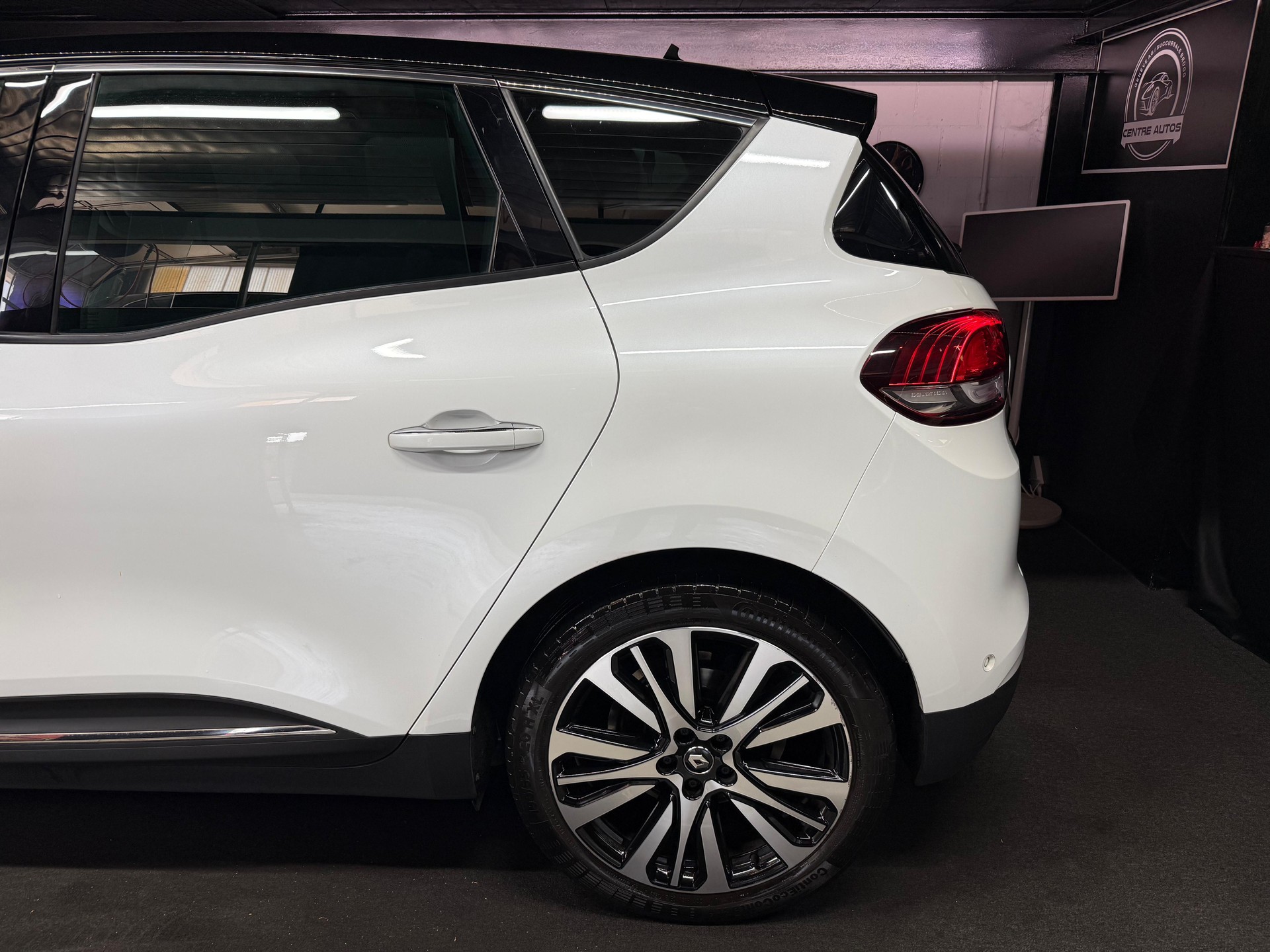 RENAULT Scénic 1.3 16V Turbo Initiale Paris EDC-image-7