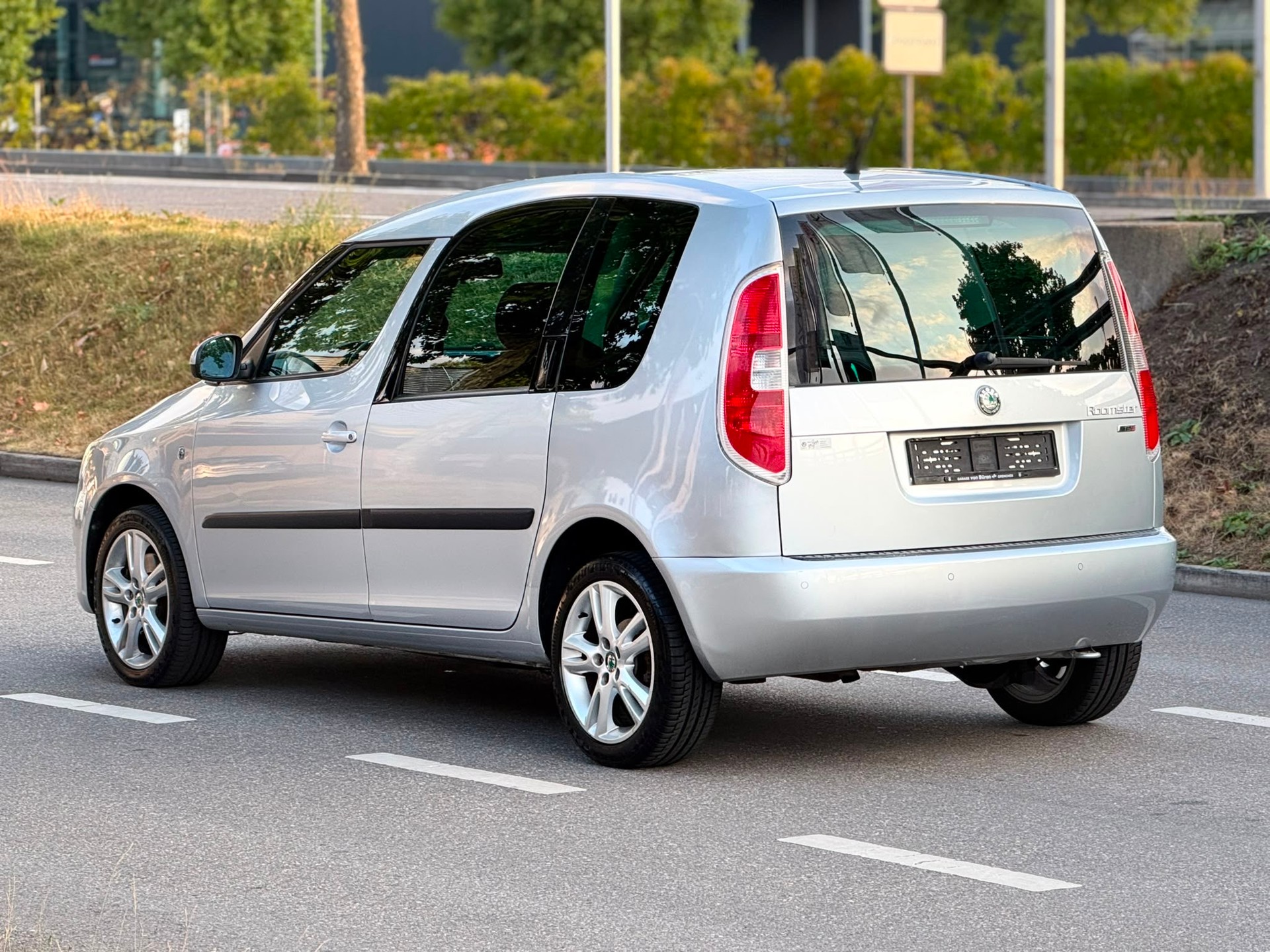 SKODA Roomster 1.2 TSI Elegance DSG-image-4