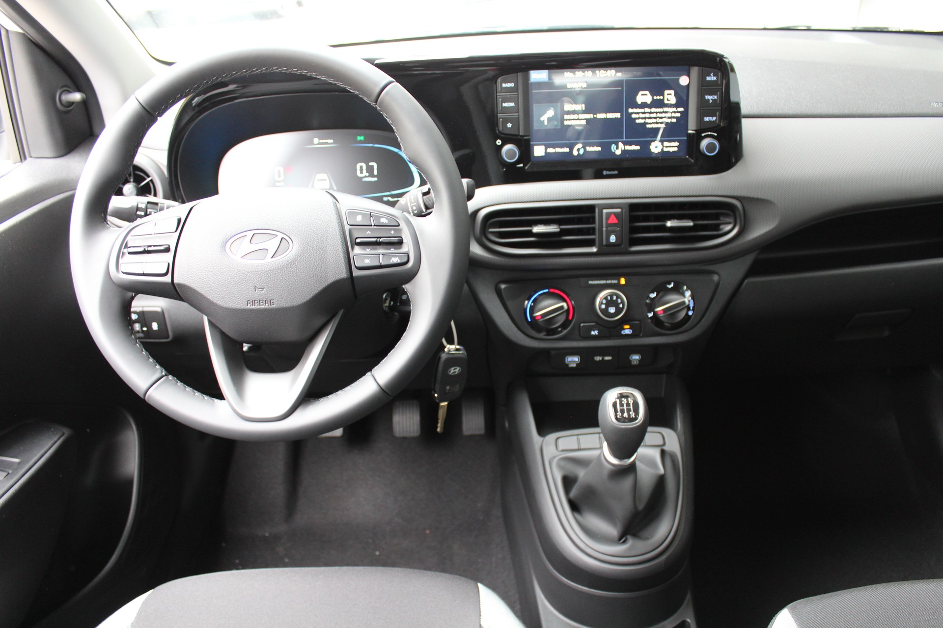 HYUNDAI i10 1.0 Origo-image-8