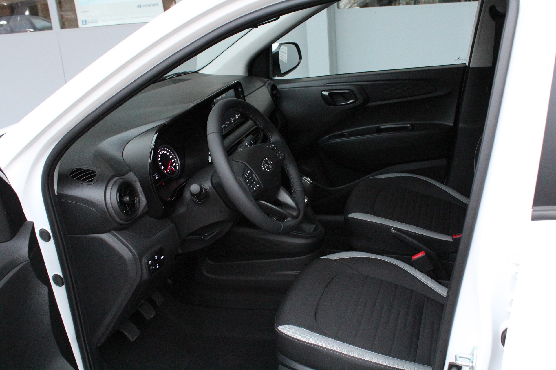 HYUNDAI i10 1.0 Origo-image-6