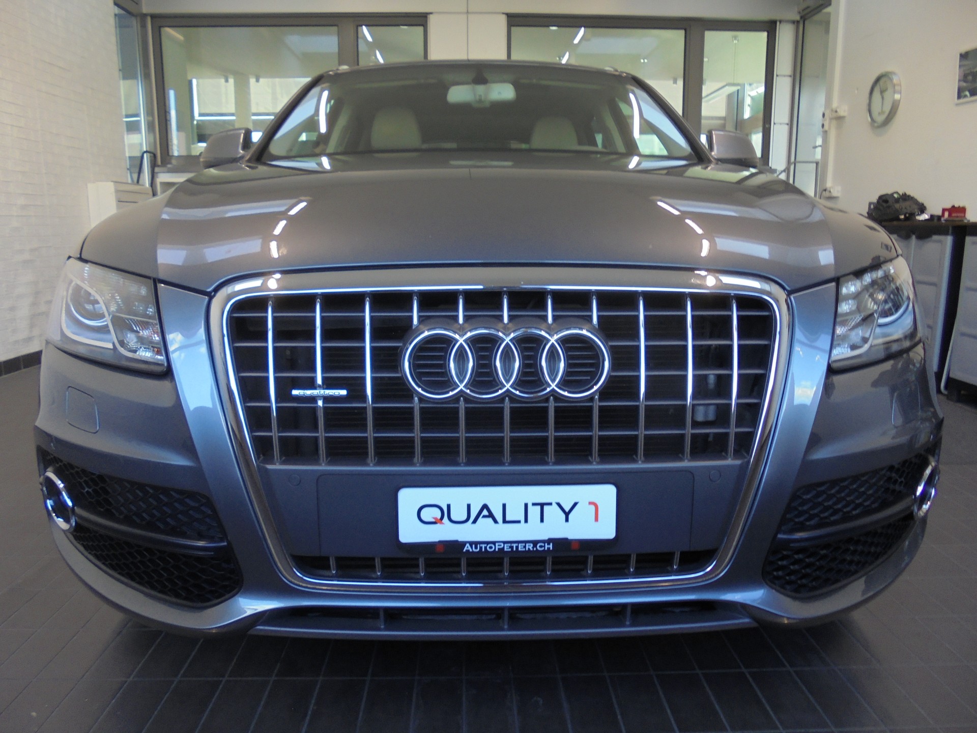 AUDI Q5 2.0 TFSI quattro-image-1