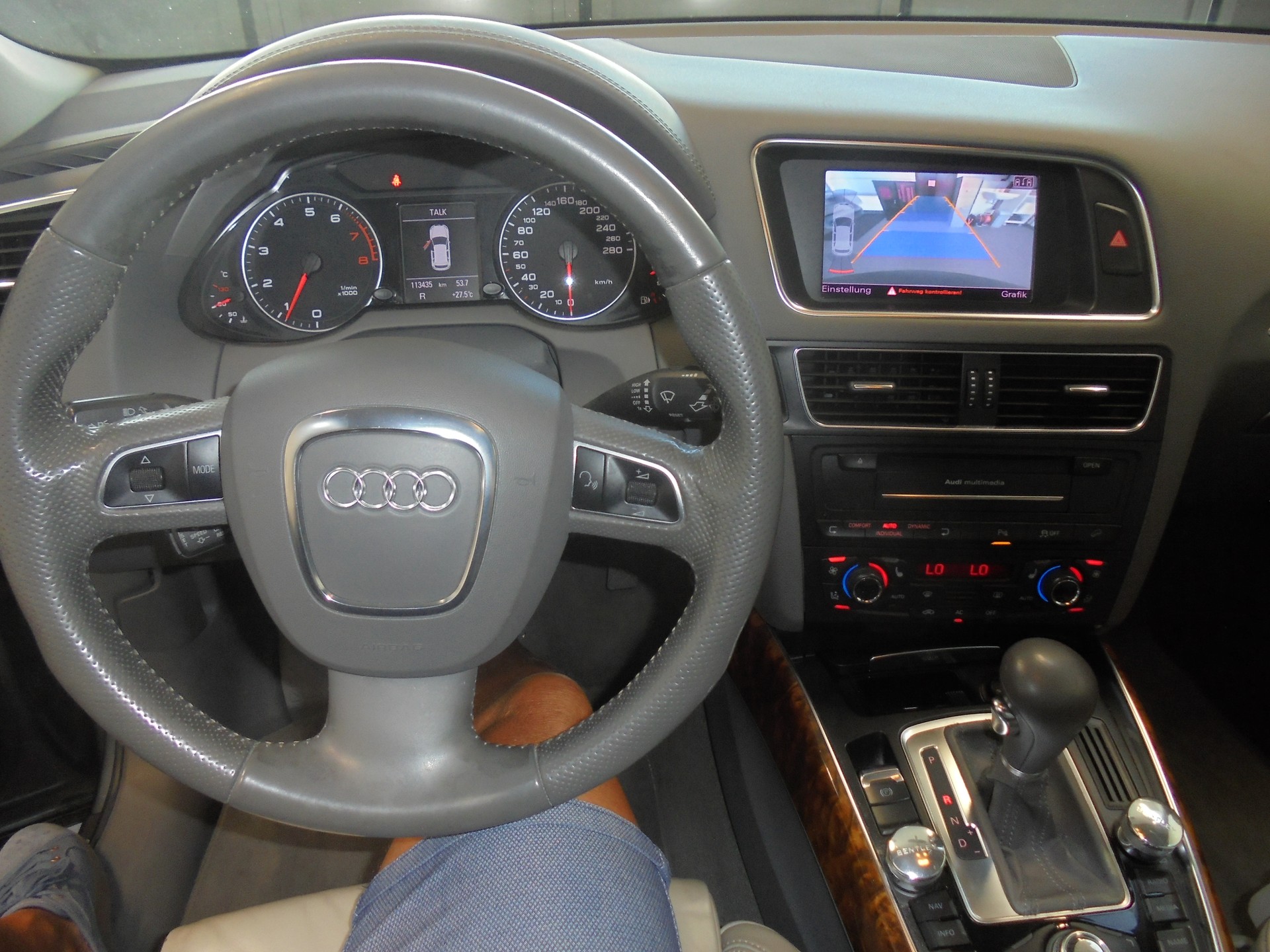 AUDI Q5 2.0 TFSI quattro-image-5