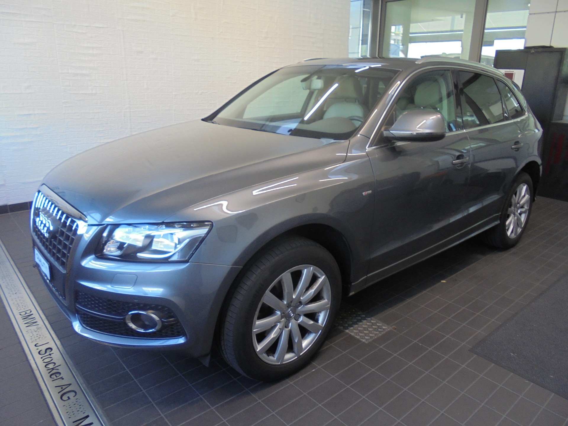 AUDI Q5 2.0 TFSI quattro-image-0