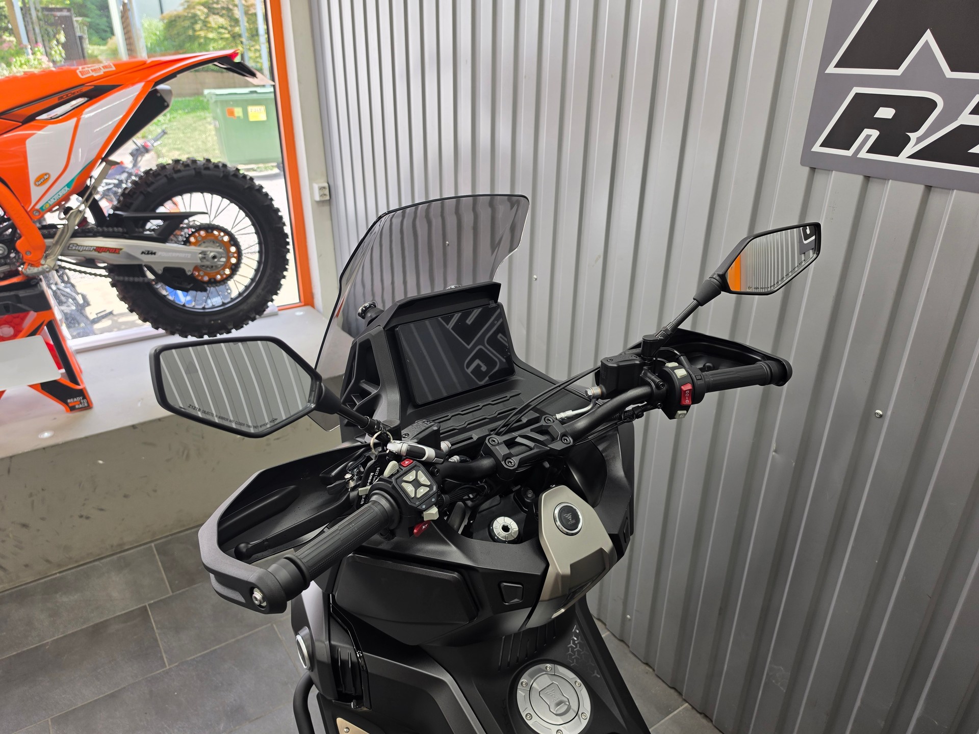 VOGE SR450X-image-8
