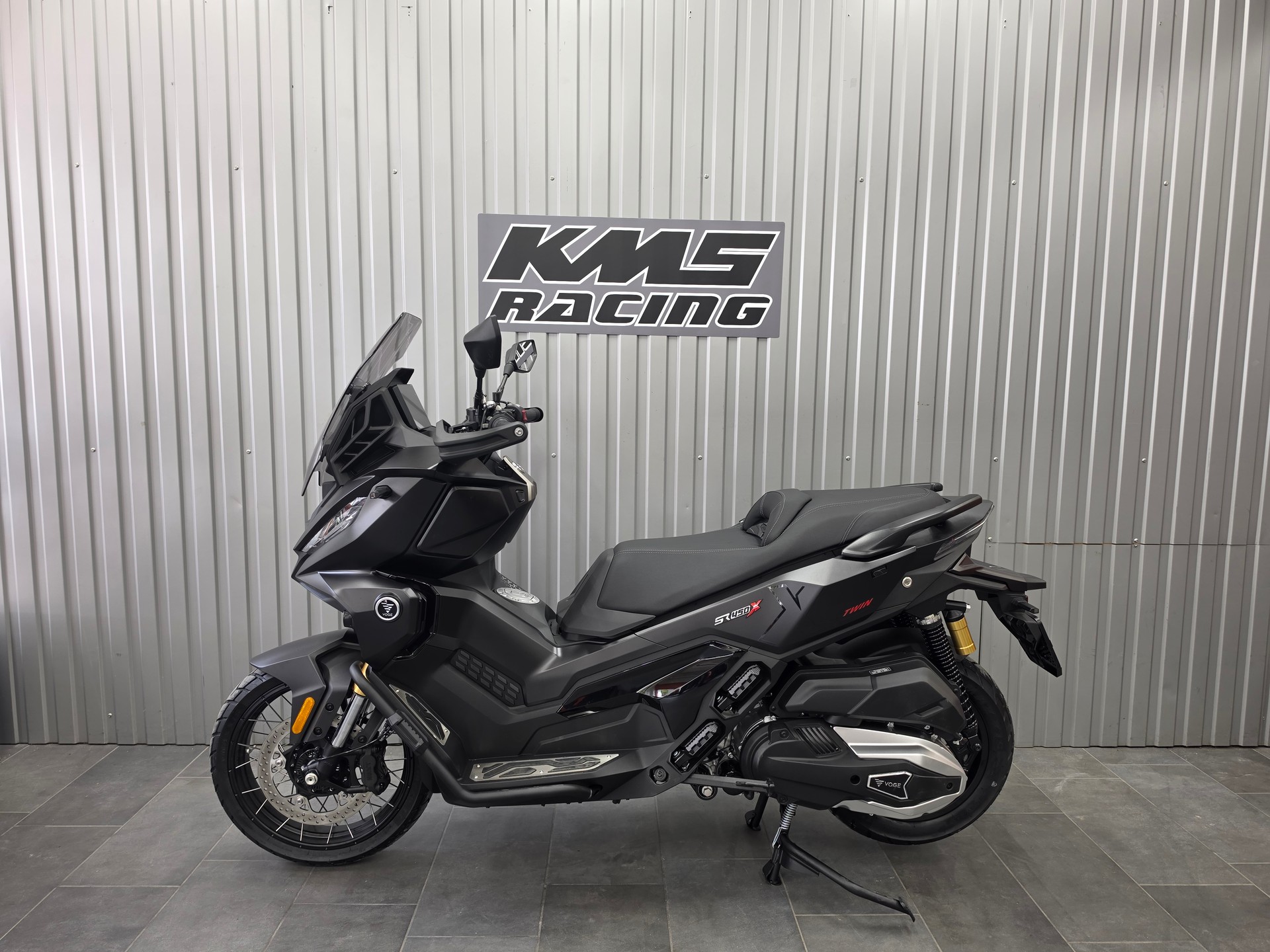 VOGE SR450X-showroom-element-1