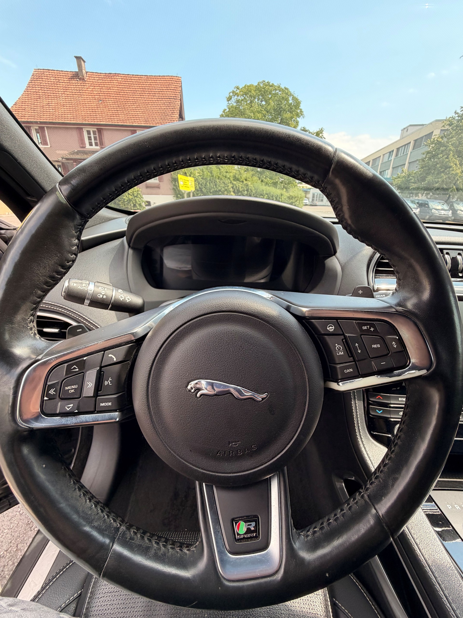 JAGUAR 3.0 V6 D R-Sport AWD-image-4