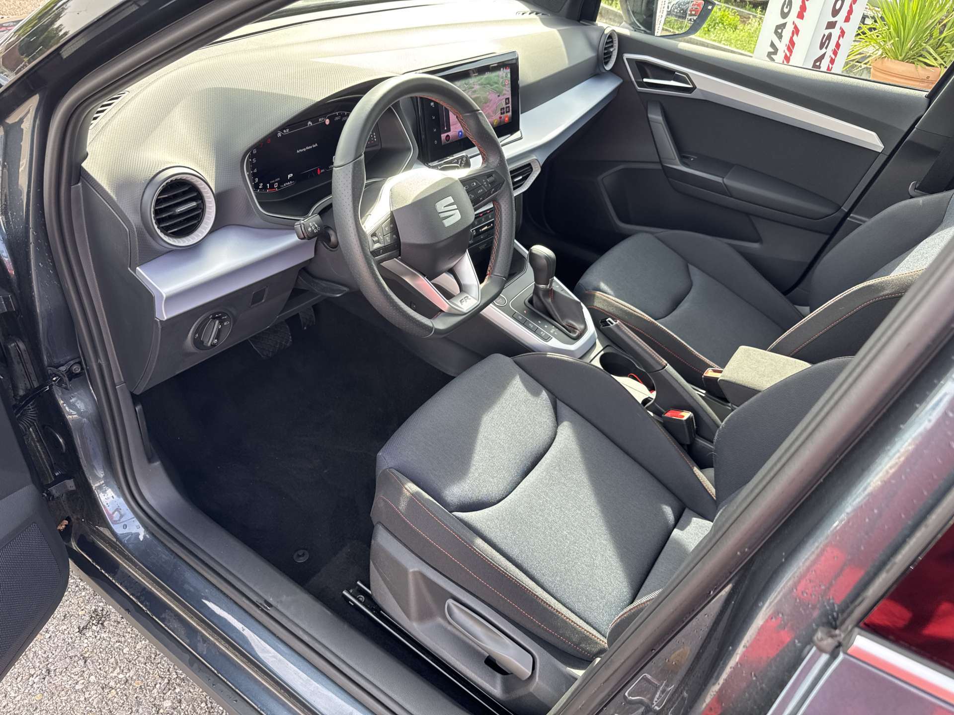 SEAT Arona 1.0 TSi Eco FR DSG-Automat-image-5
