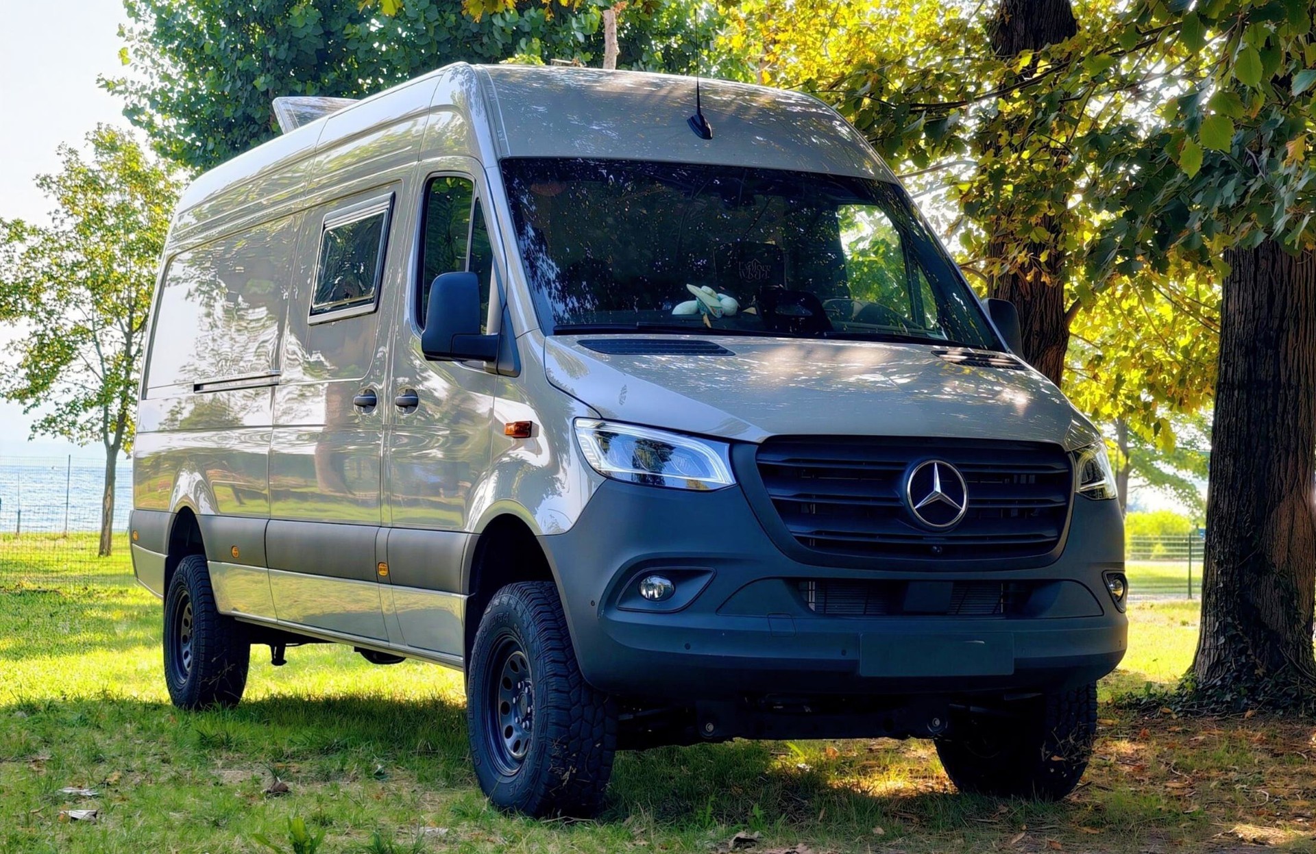 MERCEDES-BENZ CreaVan Familiencamper 419 (319) AWD / 4x4-image-0