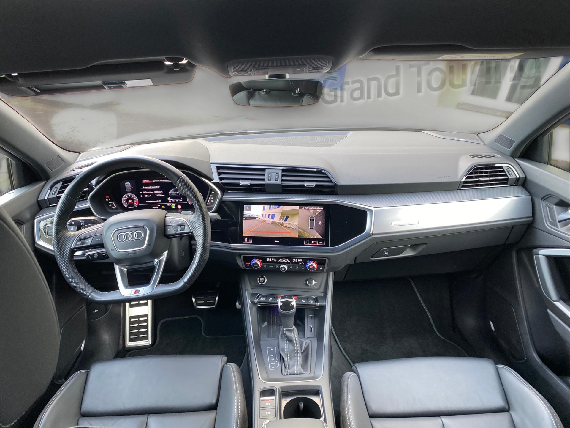 AUDI Q3 Sportback 45 TFSI S line quattro S-tronic-image-11