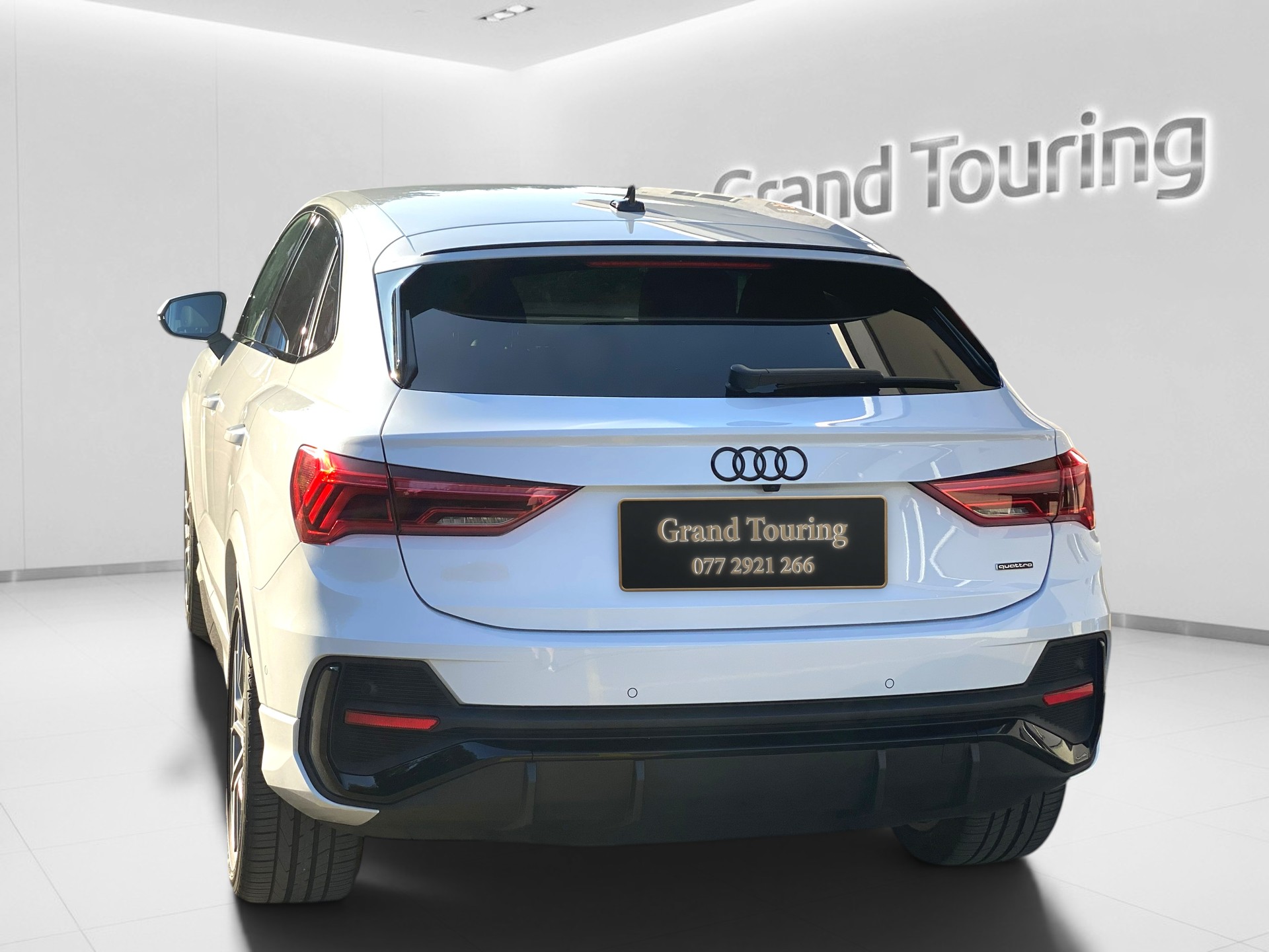 AUDI Q3 Sportback 45 TFSI S line quattro S-tronic-image-5