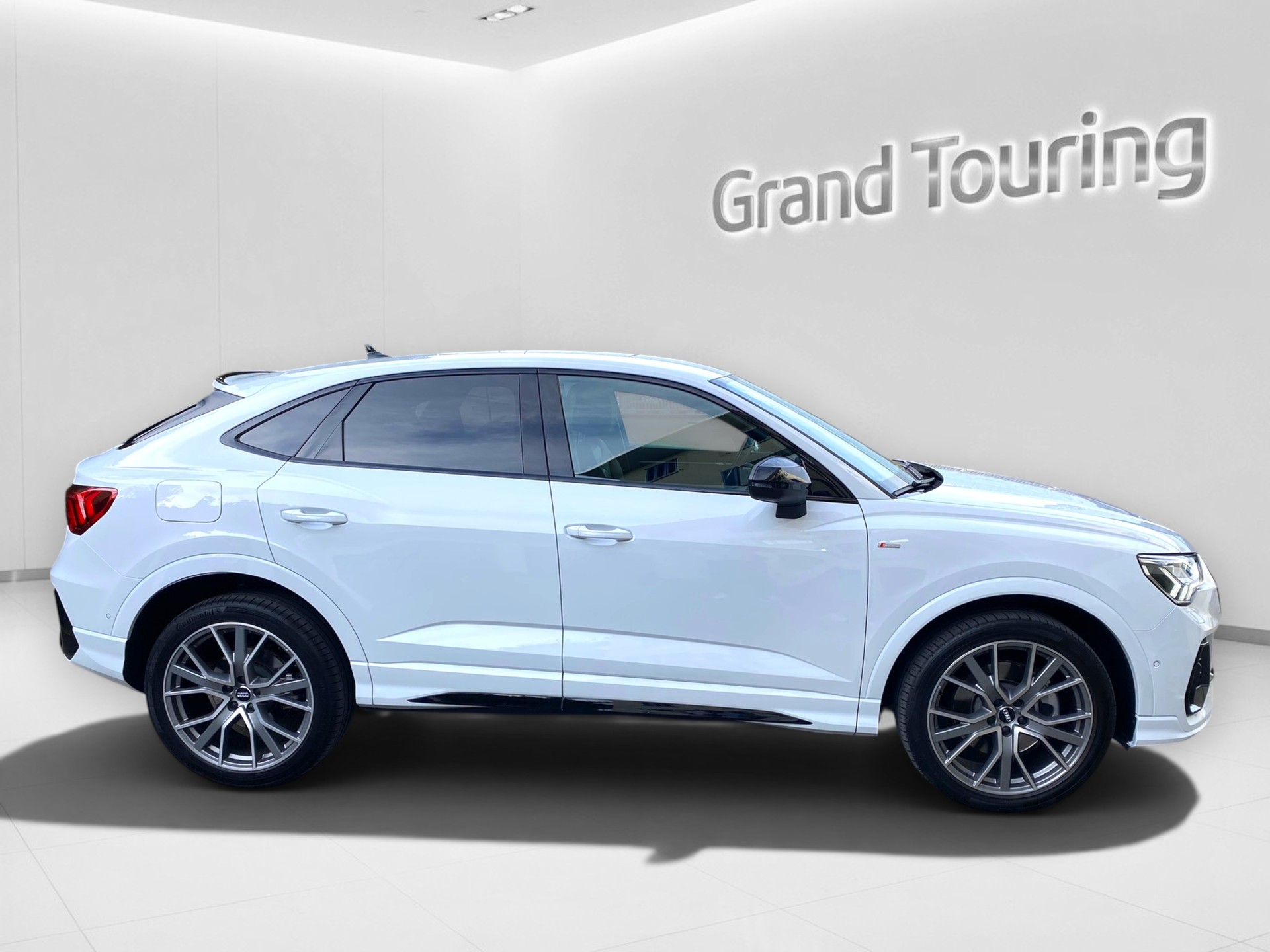 AUDI Q3 Sportback 45 TFSI S line quattro S-tronic-image-7