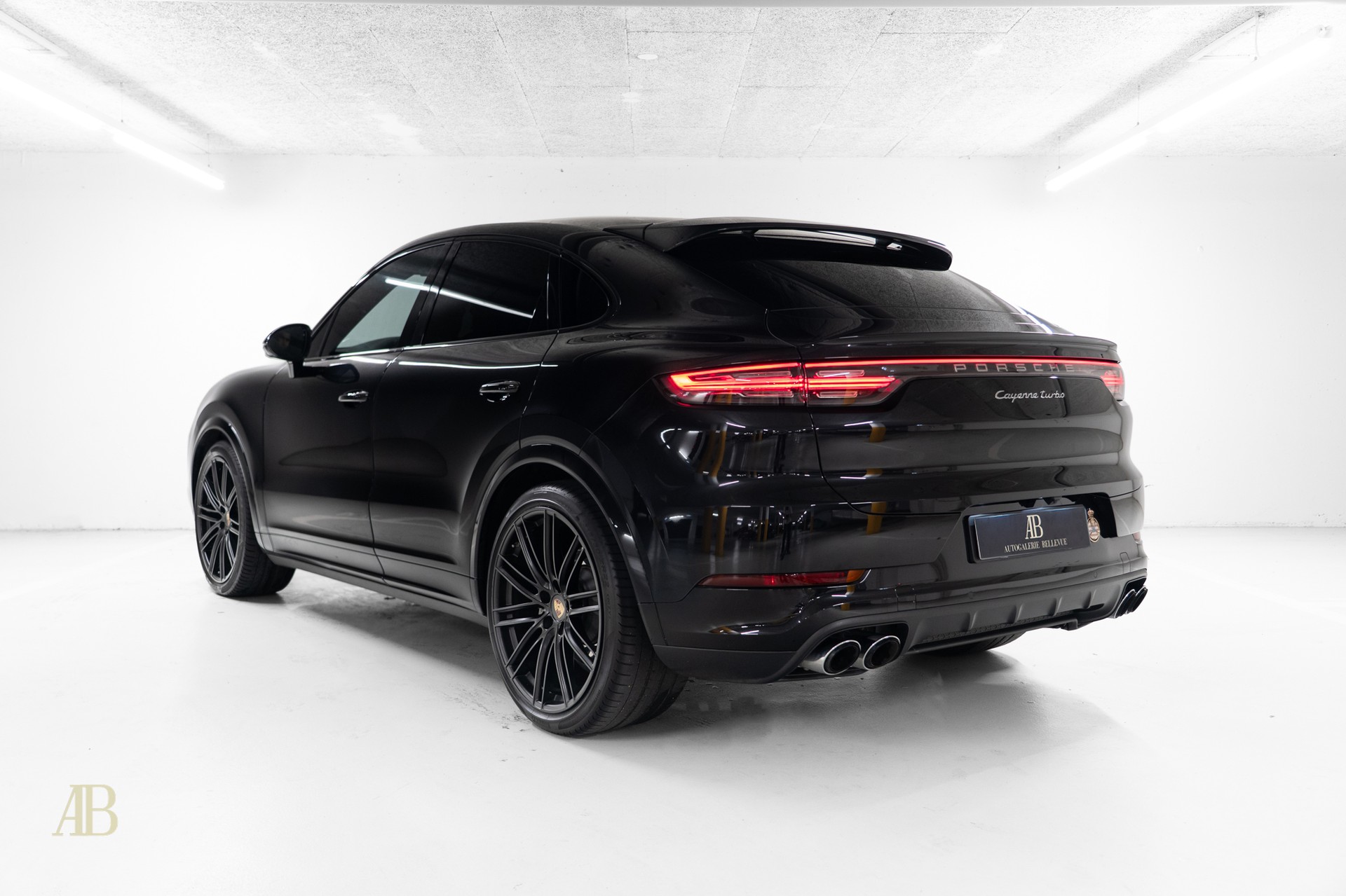 PORSCHE Cayenne Coupé 4.0 V8 Turbo-image-4