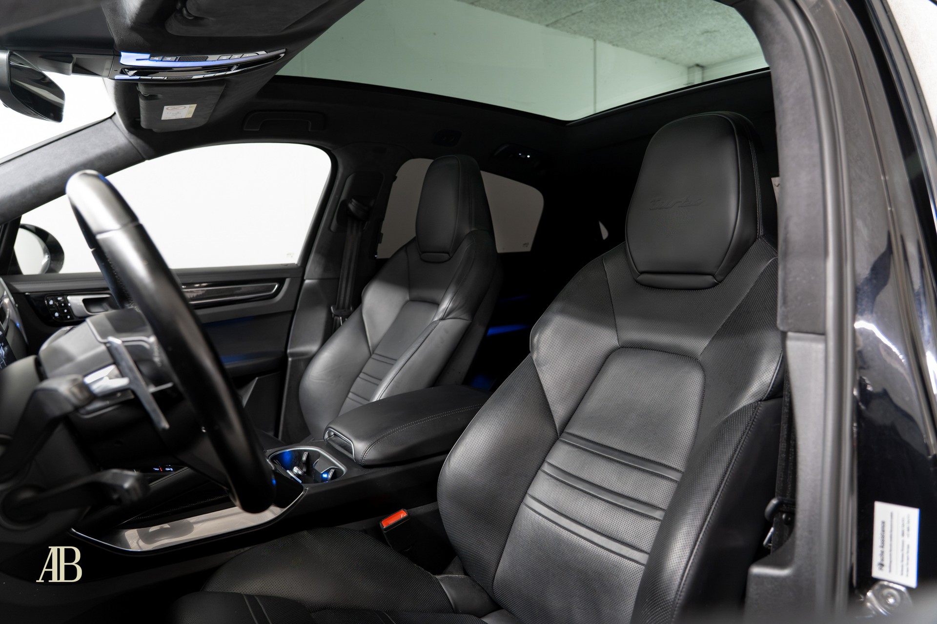 PORSCHE Cayenne Coupé 4.0 V8 Turbo-image-13