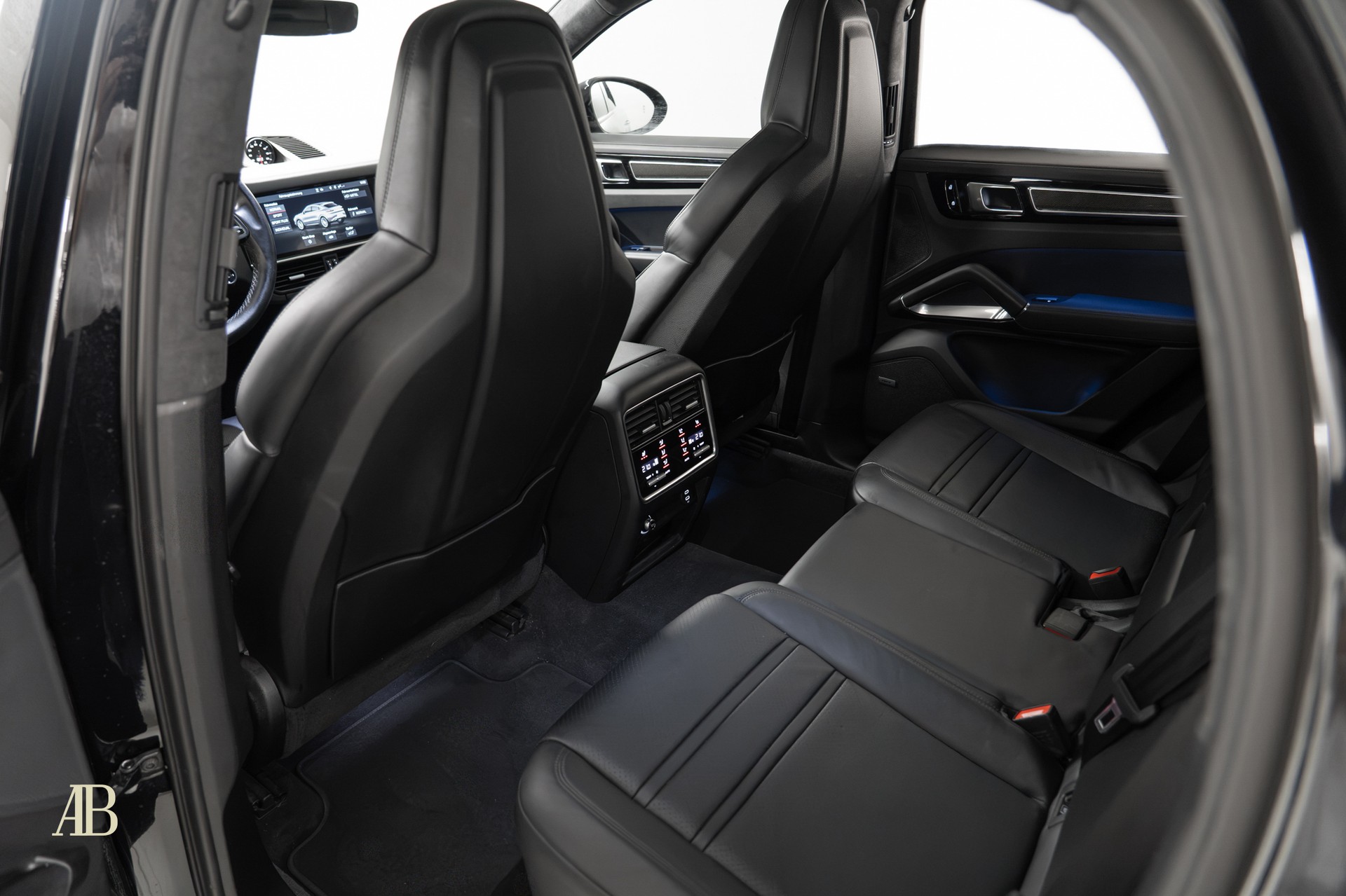 PORSCHE Cayenne Coupé 4.0 V8 Turbo-image-14