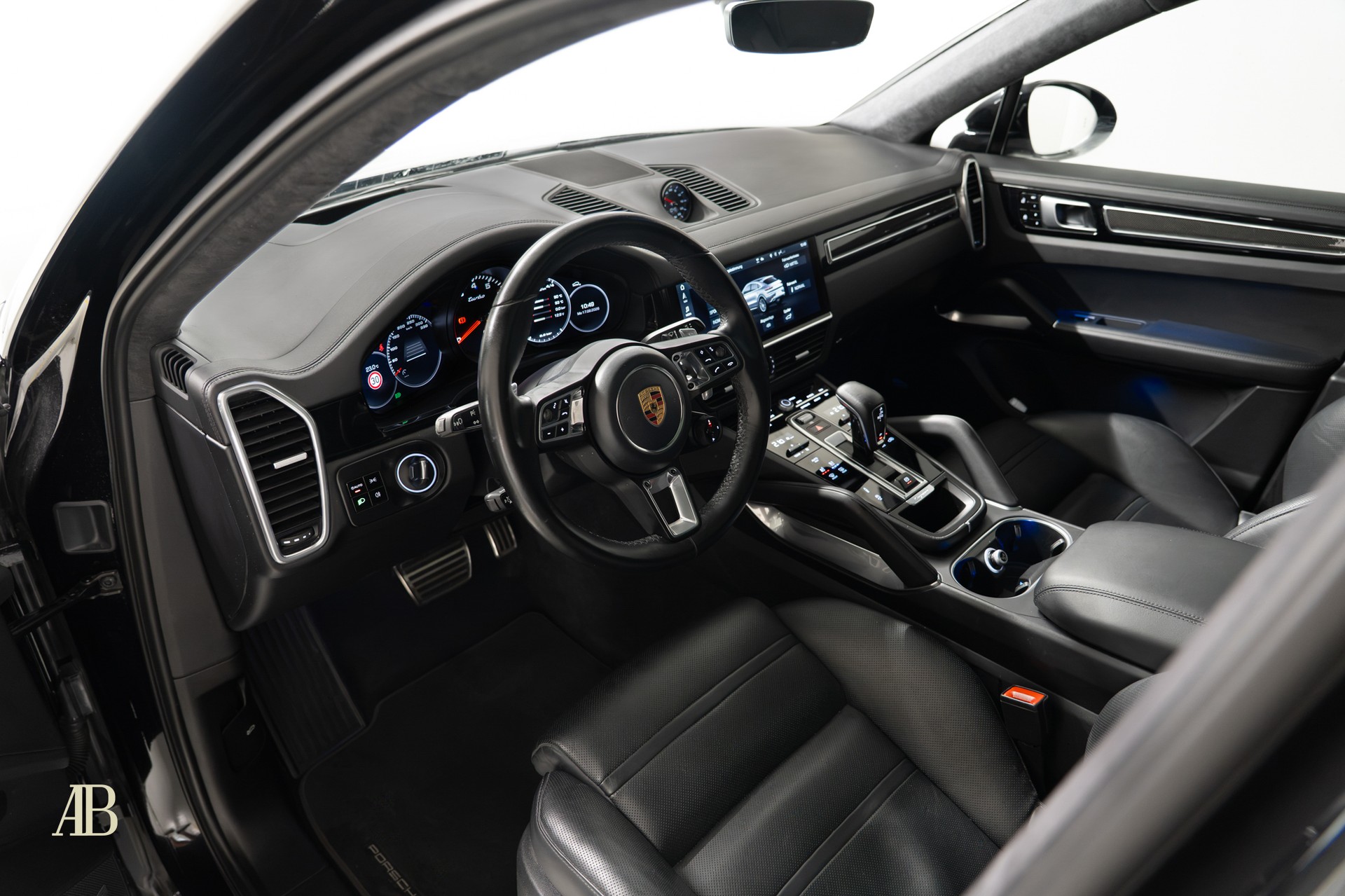 PORSCHE Cayenne Coupé 4.0 V8 Turbo-image-9