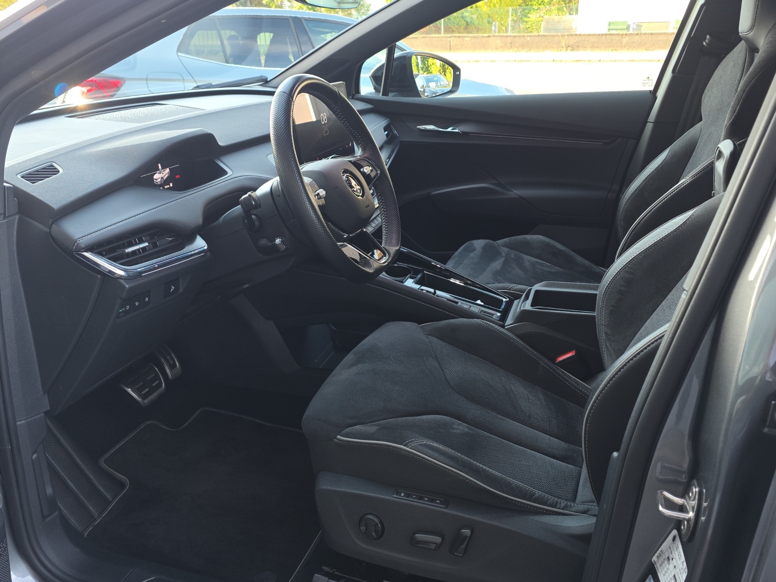 SKODA Enyaq iV 80x SportLine-image-5