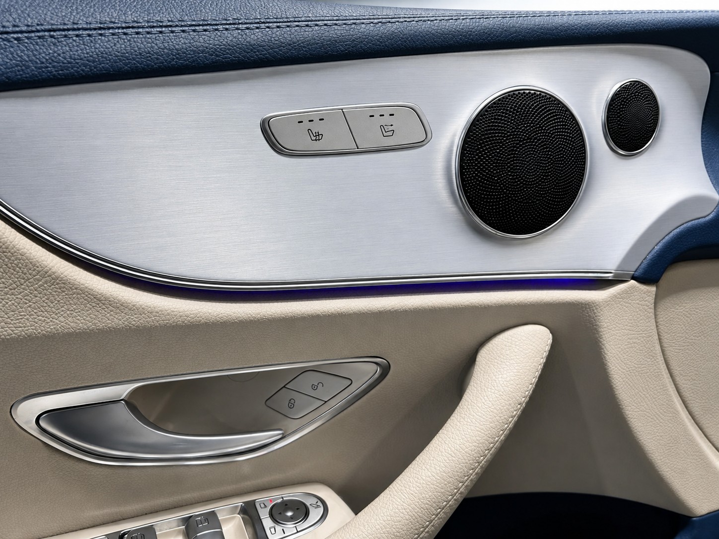 MERCEDES-BENZ E 200 AMG Line Cabriolet-image-13