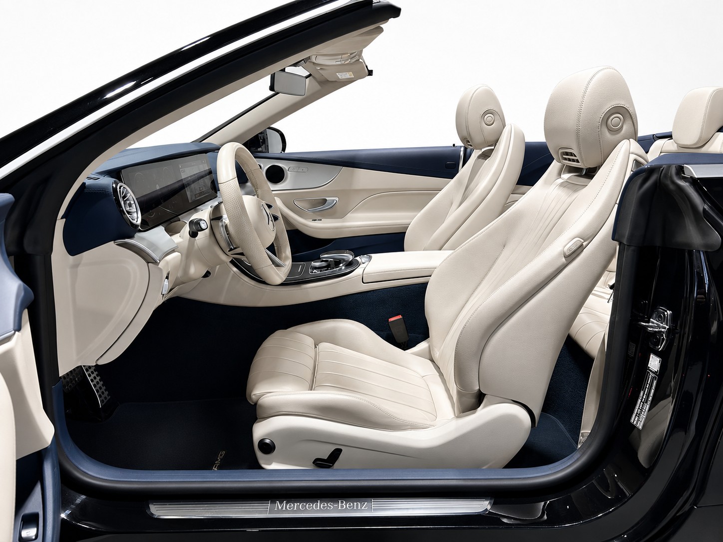 MERCEDES-BENZ E 200 AMG Line Cabriolet-image-5