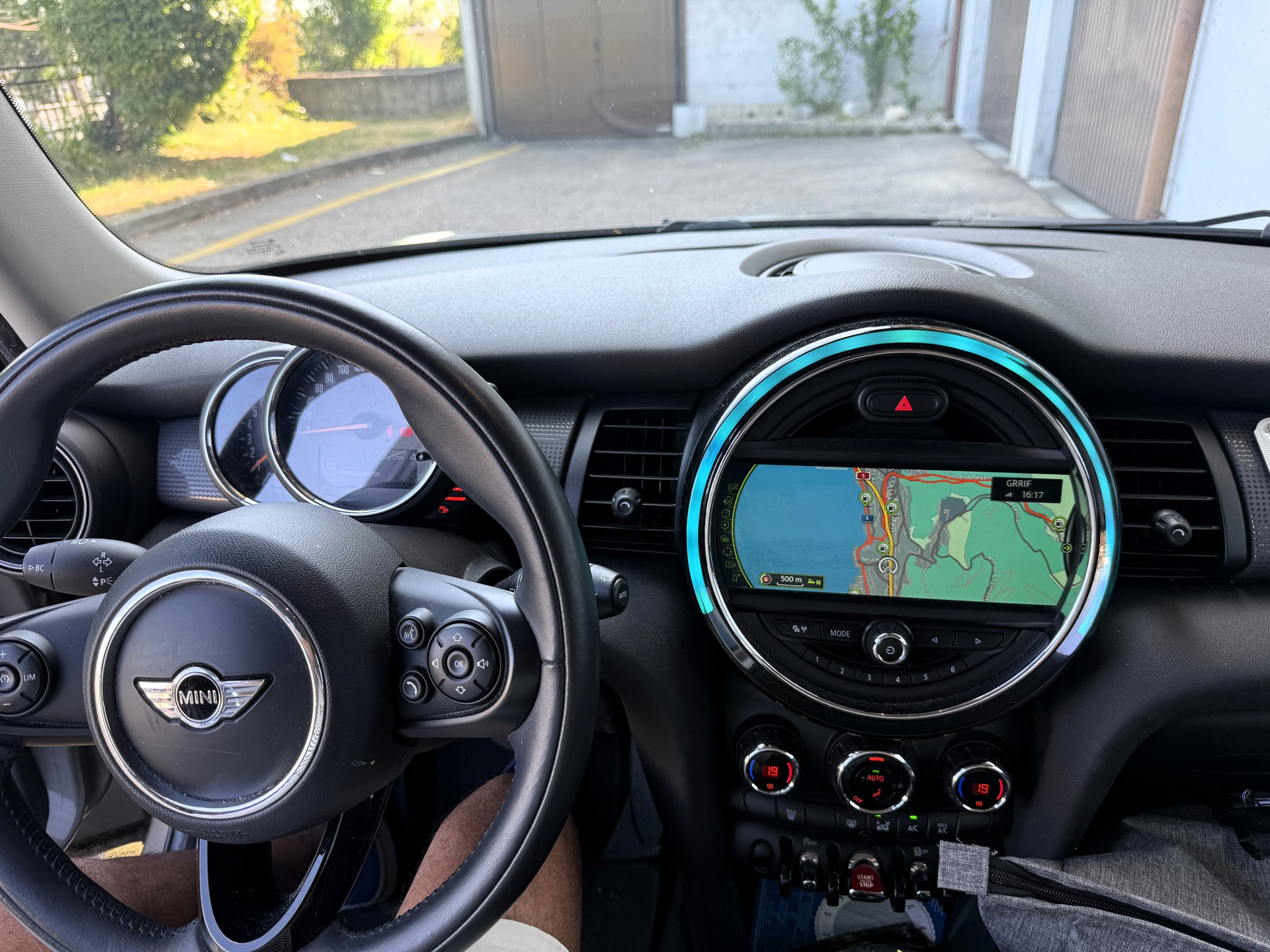 MINI 1.5i Cooper Steptronic-image-3